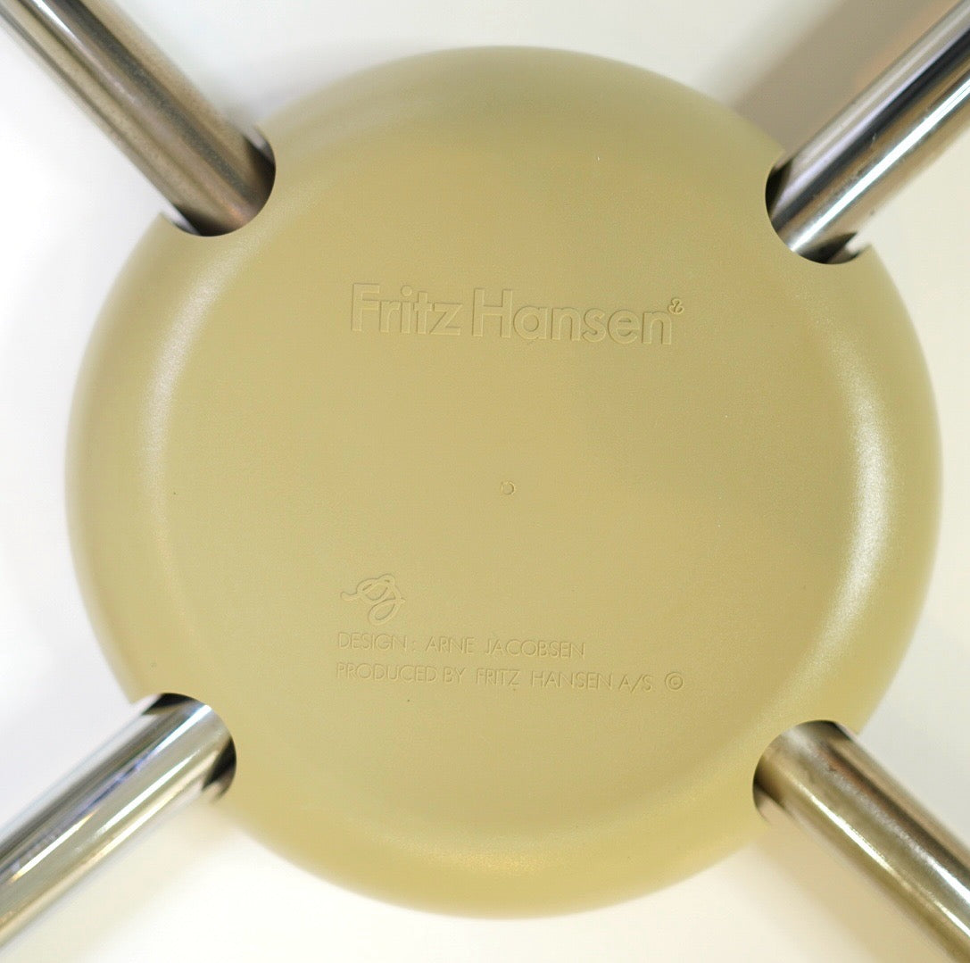 フリッツ・ハンセン / FRITZ HANSEN セブンチェア アルネ・ヤコブセン ホワイト