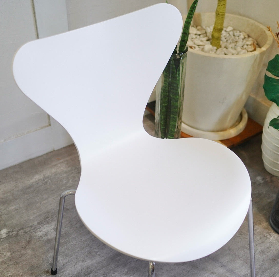 フリッツ・ハンセン / FRITZ HANSEN セブンチェア アルネ・ヤコブセン ホワイト