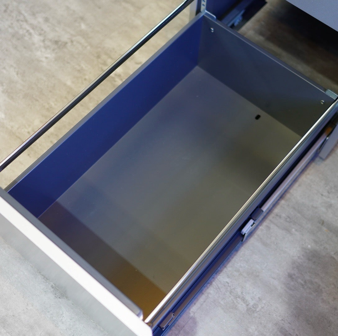 カッシーナイクスシー / Cassina ixc. AF ドロアー デスクワゴン イタリア