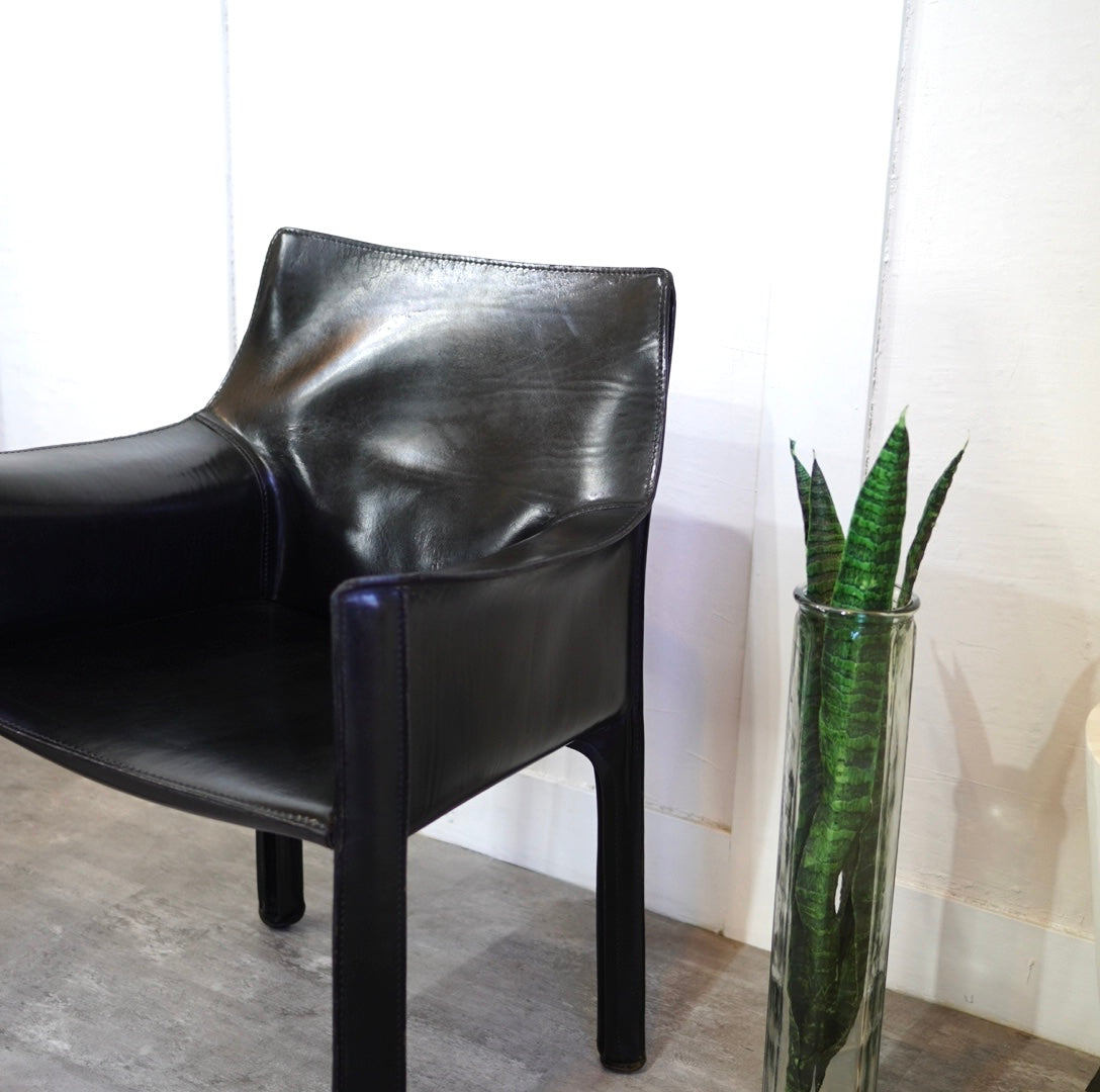 カッシーナ / Cassina キャブ / CAB アームチェア 413 黒 マリオ・ベリーニ