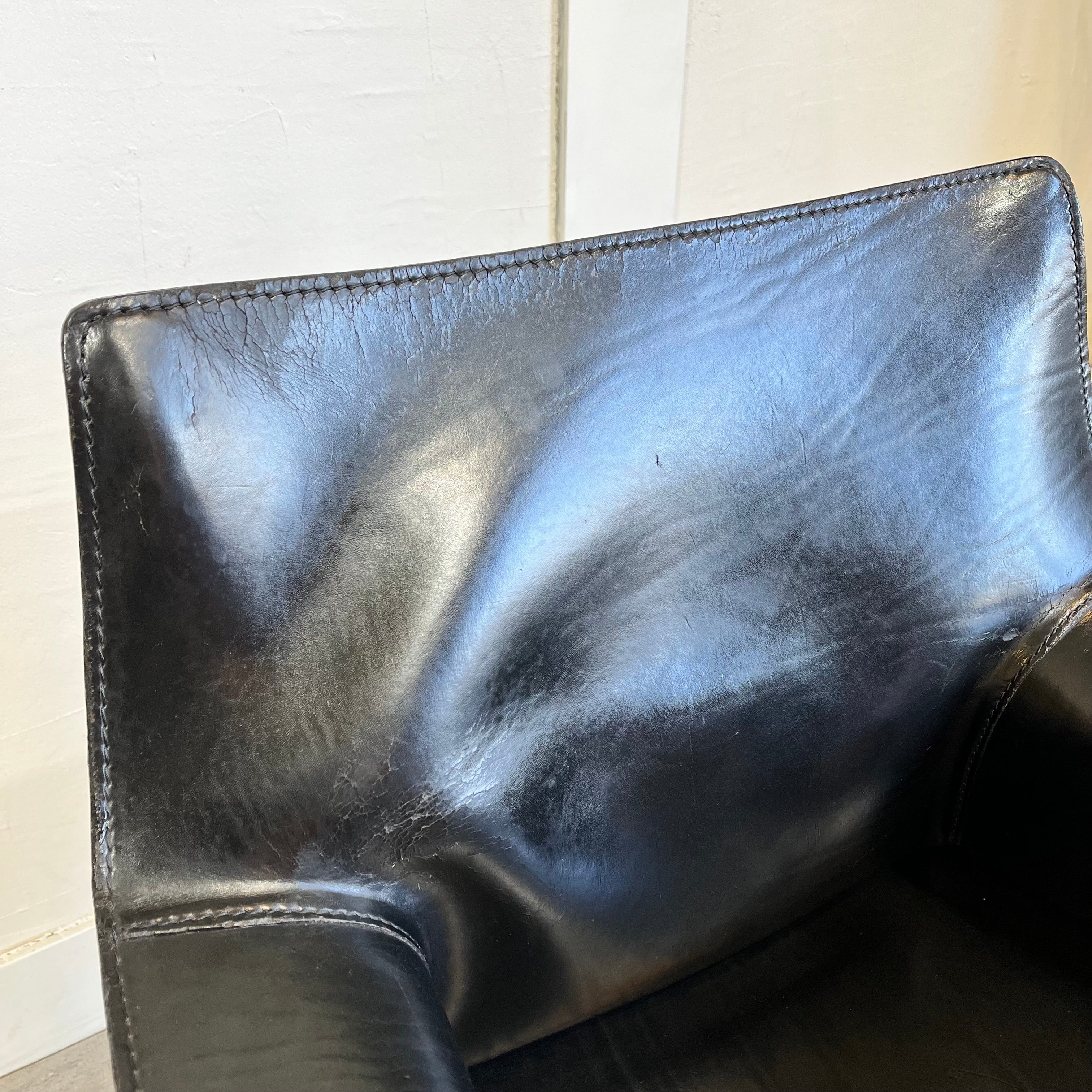 カッシーナ / Cassina キャブ / CAB アームチェア 413 黒 マリオ・ベリーニ