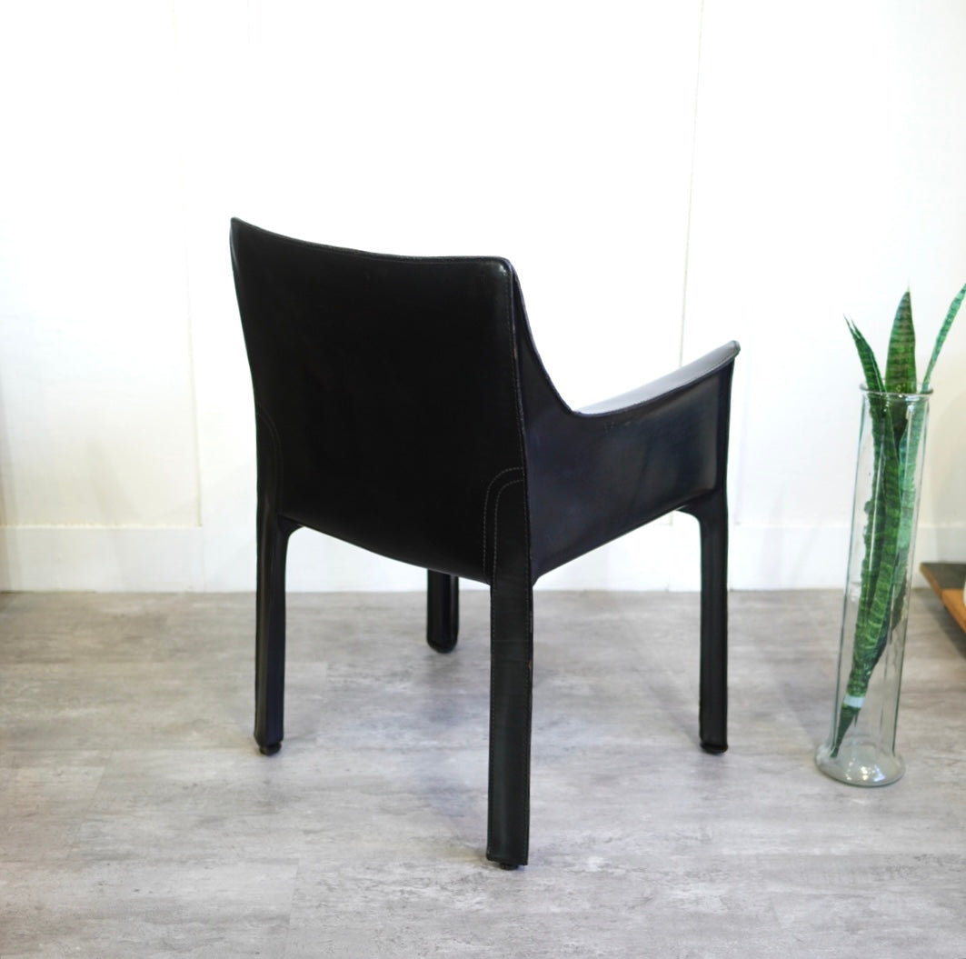 カッシーナ / Cassina キャブ / CAB アームチェア 413 黒 マリオ・ベリーニ