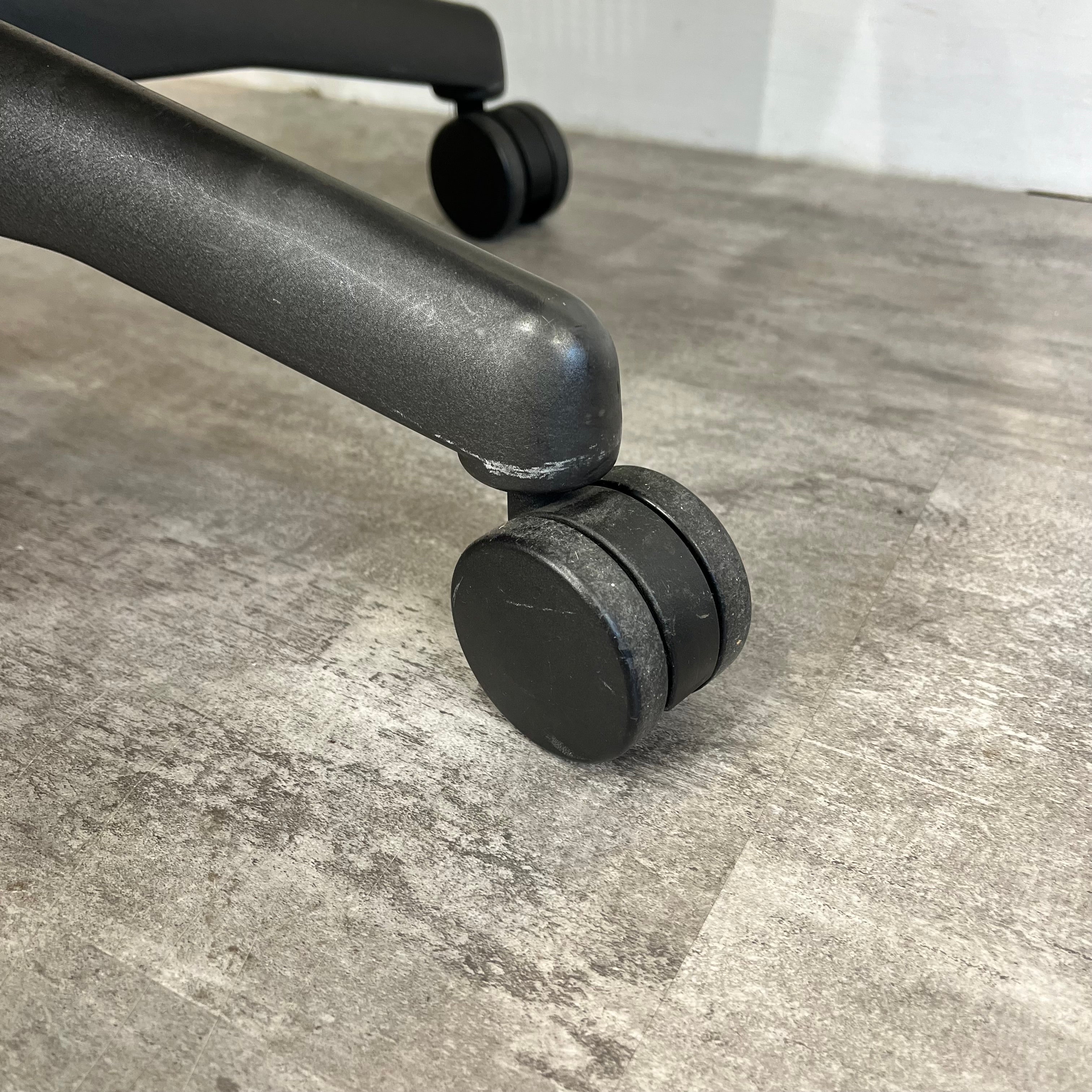 ハーマンミラー / HermanMiller アーロンチェア / Aeron Chairs クラシック ランバーサポート Size B