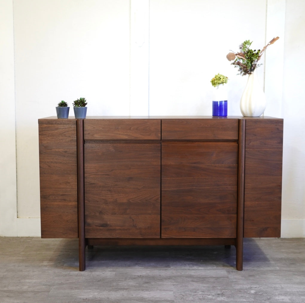 ソース / source Yホープ / Y HOPE サイドボード 133 ウォールナット無垢材 展示品