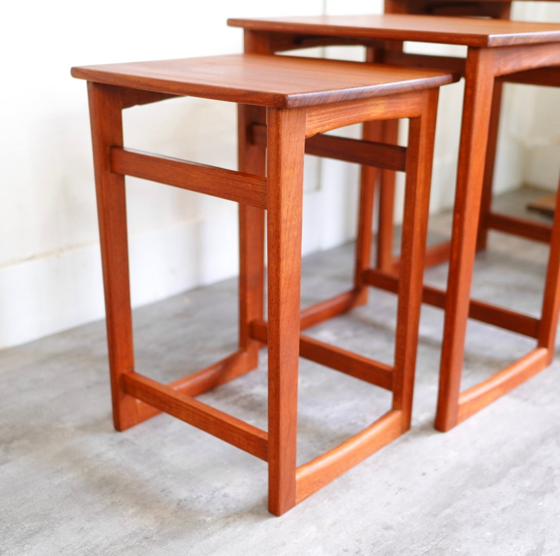 イギリスヴィンテージ ネストテーブル コーヒーテーブル チーク材