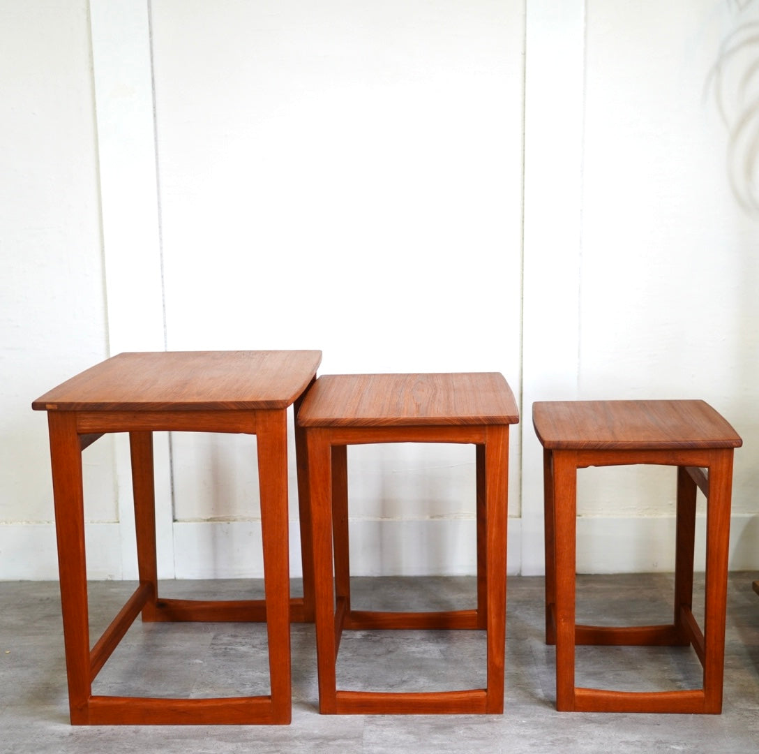 イギリスヴィンテージ ネストテーブル コーヒーテーブル チーク材