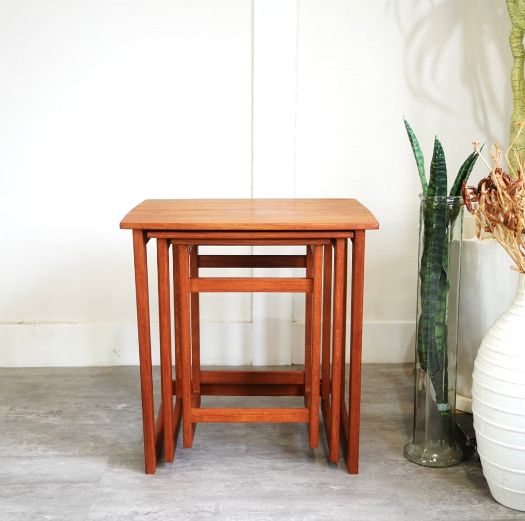イギリスヴィンテージ ネストテーブル コーヒーテーブル チーク材