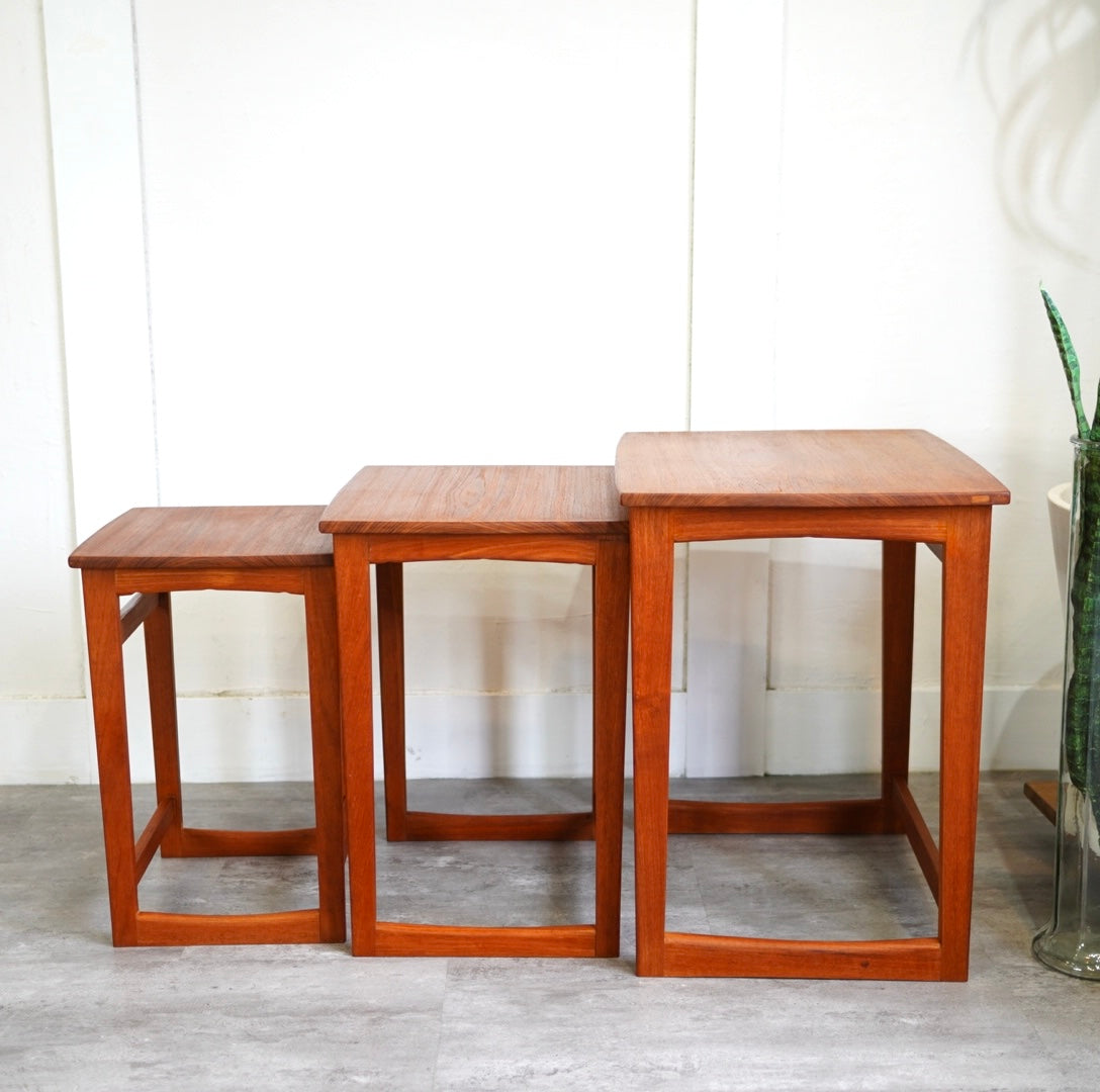 イギリスヴィンテージ ネストテーブル コーヒーテーブル チーク材