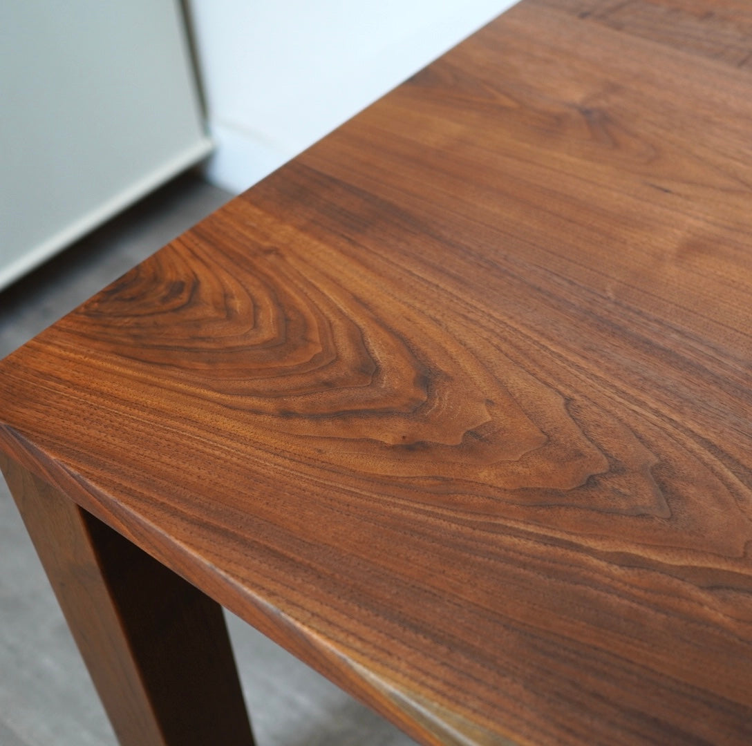 ウォールナット材 ダイニングテーブル 180㎝ 無垢