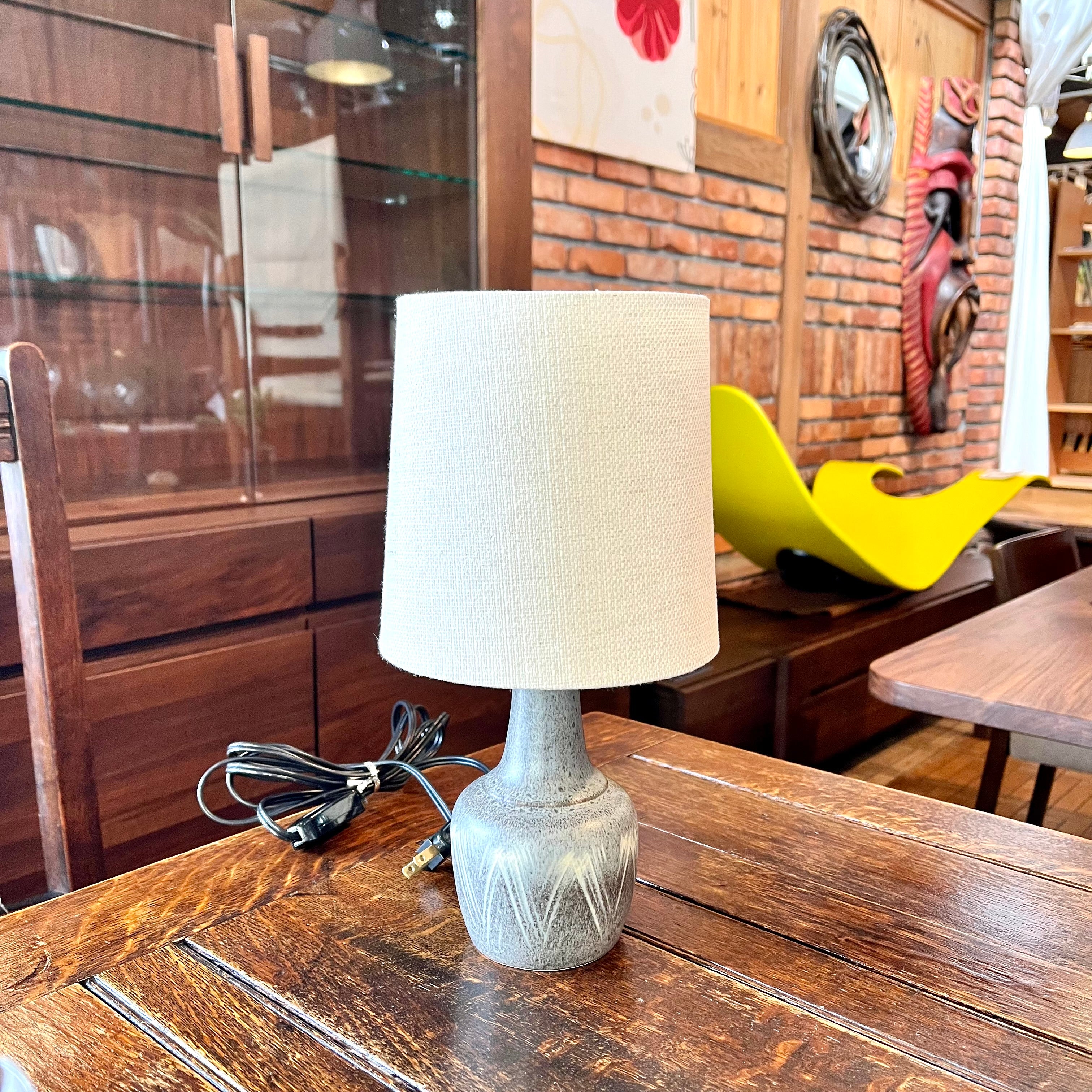 デンマーク製ベース テーブルランプ 照明 北欧