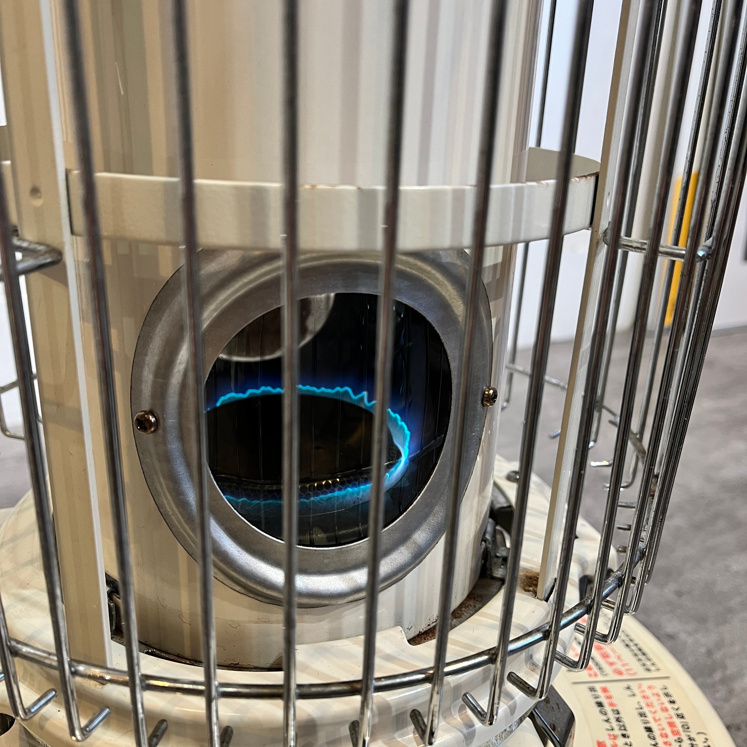 アラジン / Aladdin ブルーフレームヒーター【2】 石油ストーブ 39型 BF3905 ホワイト