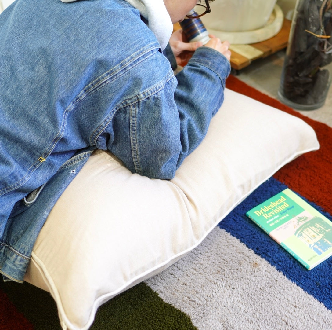 羽毛100% 大きなクッション 75×75 リサイクルダウン&フェザー 羽毛布団から再生100%リサイクル