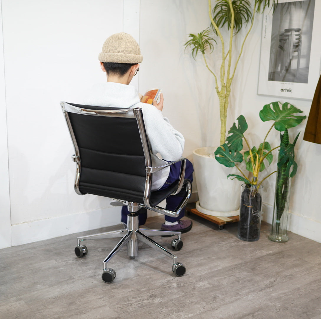 カッシーナ・イクスシー / Cassina ixc. アリアス / Alias ローリングフレーム+ティルト キャスタースウィベルアームチェア
