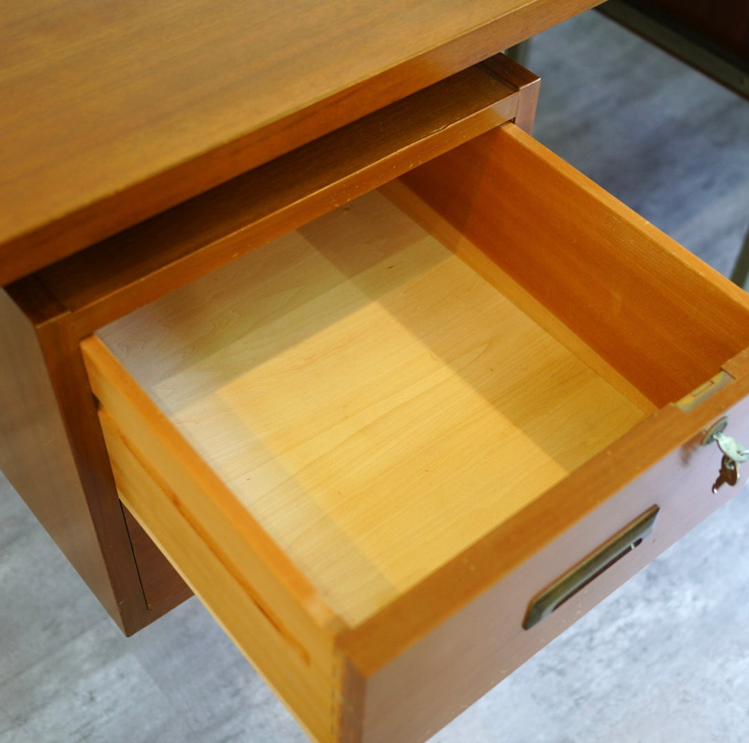 ジャパンヴィンテージ 両袖デスク エグゼクティブデスク チーク 1970年代