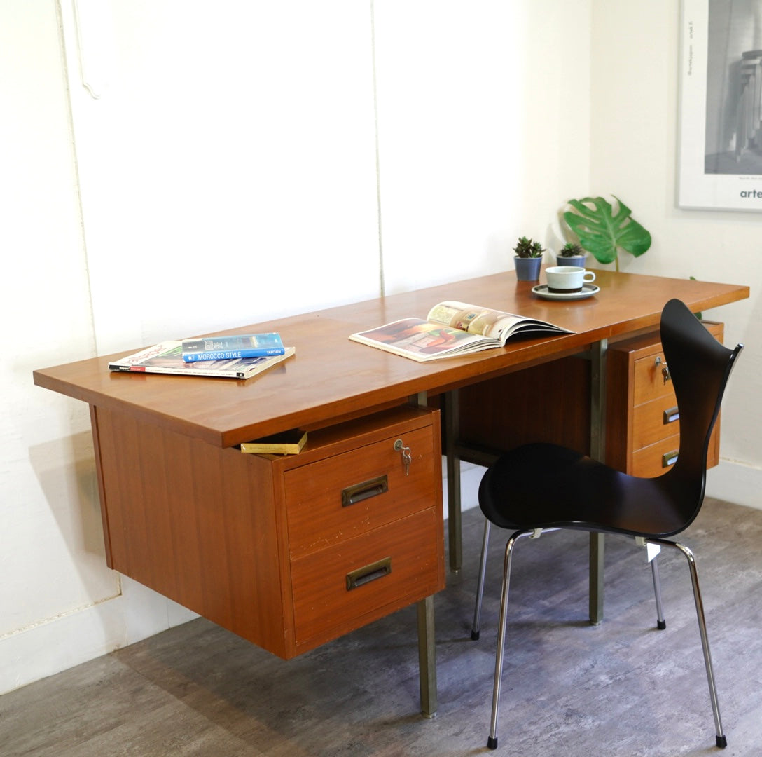 ジャパンヴィンテージ 両袖デスク エグゼクティブデスク チーク 1970年代
