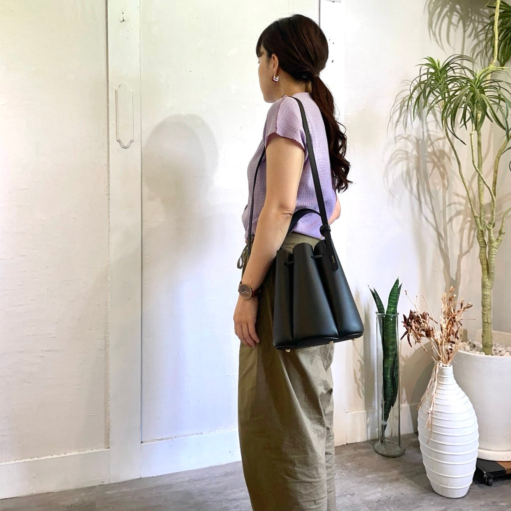 【古着】ポレーヌ / Polène カヌレバッグ Numéro Huit ブラック 本革バッグ 巾着レザーショルダーバッグ