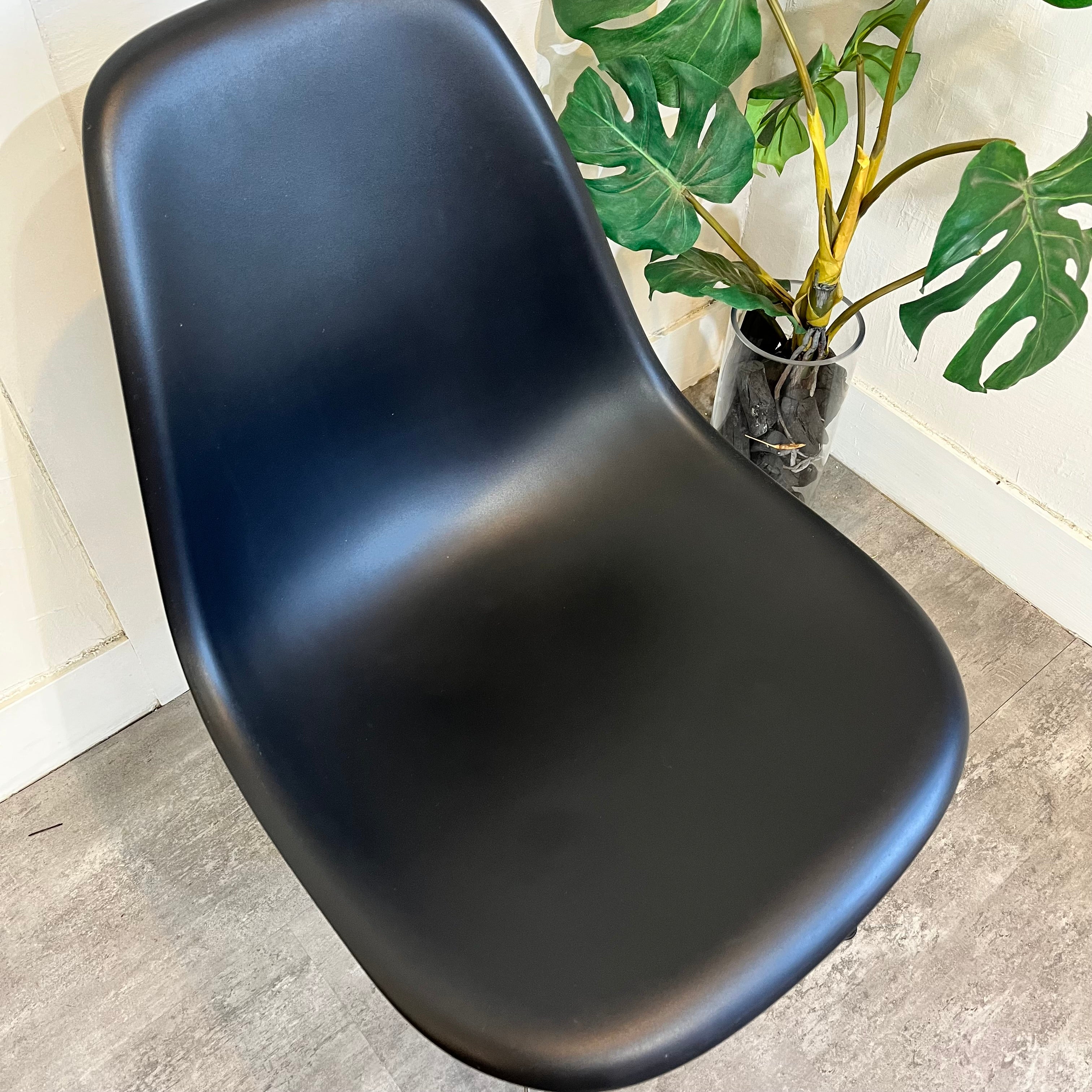 ハーマンミラー / Herman Miller ヴィトラ / vitra サイドシェルチェア ブラック チャールズ&レイ・イームズ ワイヤーベース