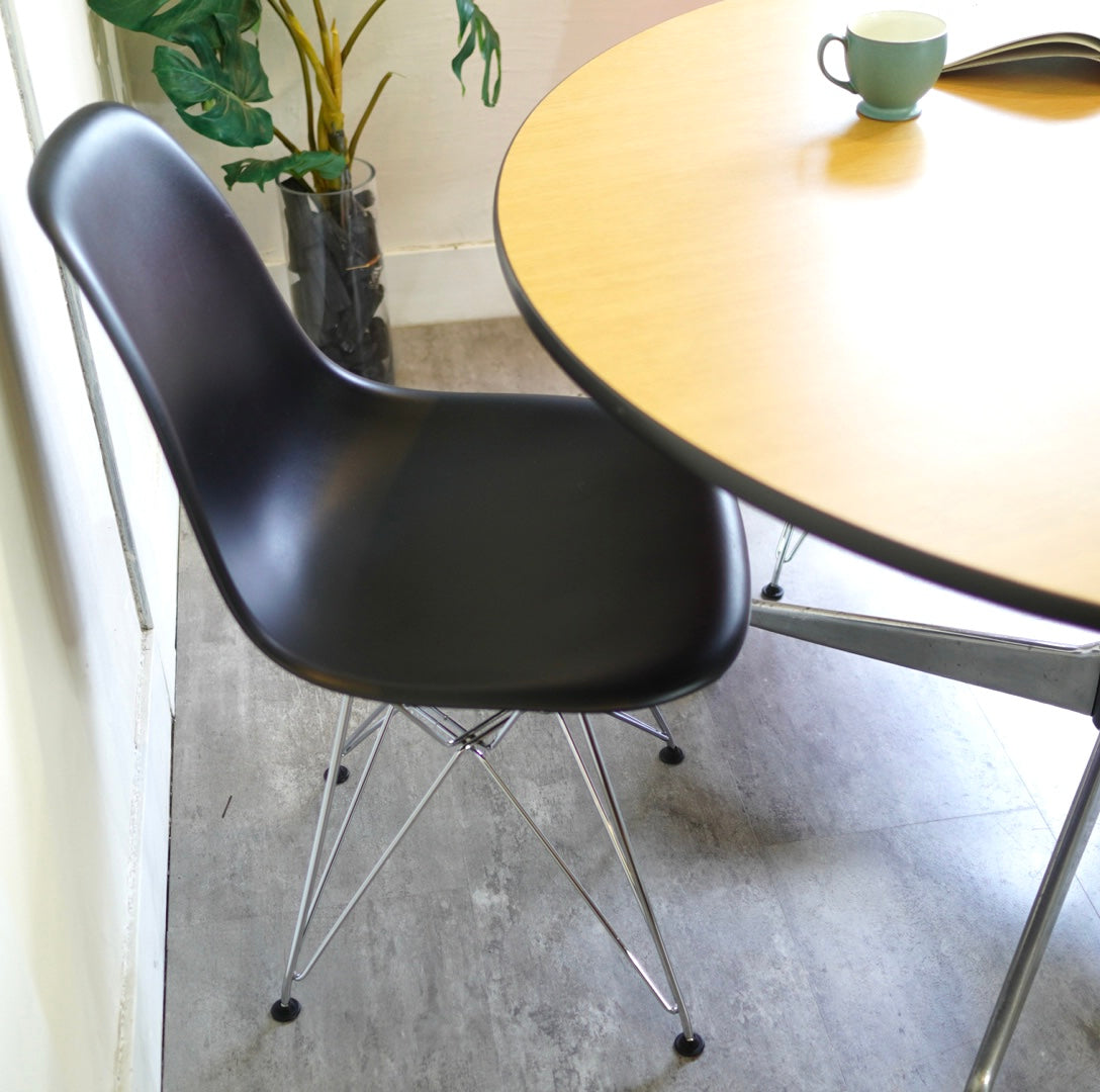 ハーマンミラー / Herman Miller ヴィトラ / vitra サイドシェルチェア ブラック チャールズ&レイ・イームズ ワイヤーベース