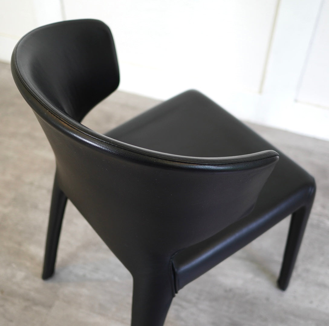 カッシーナ / Cassina 367 HOLA オラ アームチェア ブラック