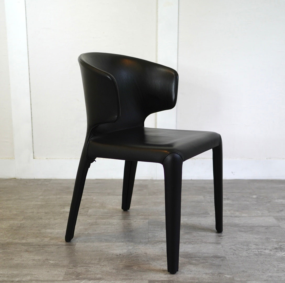 カッシーナ / Cassina 367 HOLA オラ アームチェア ブラック