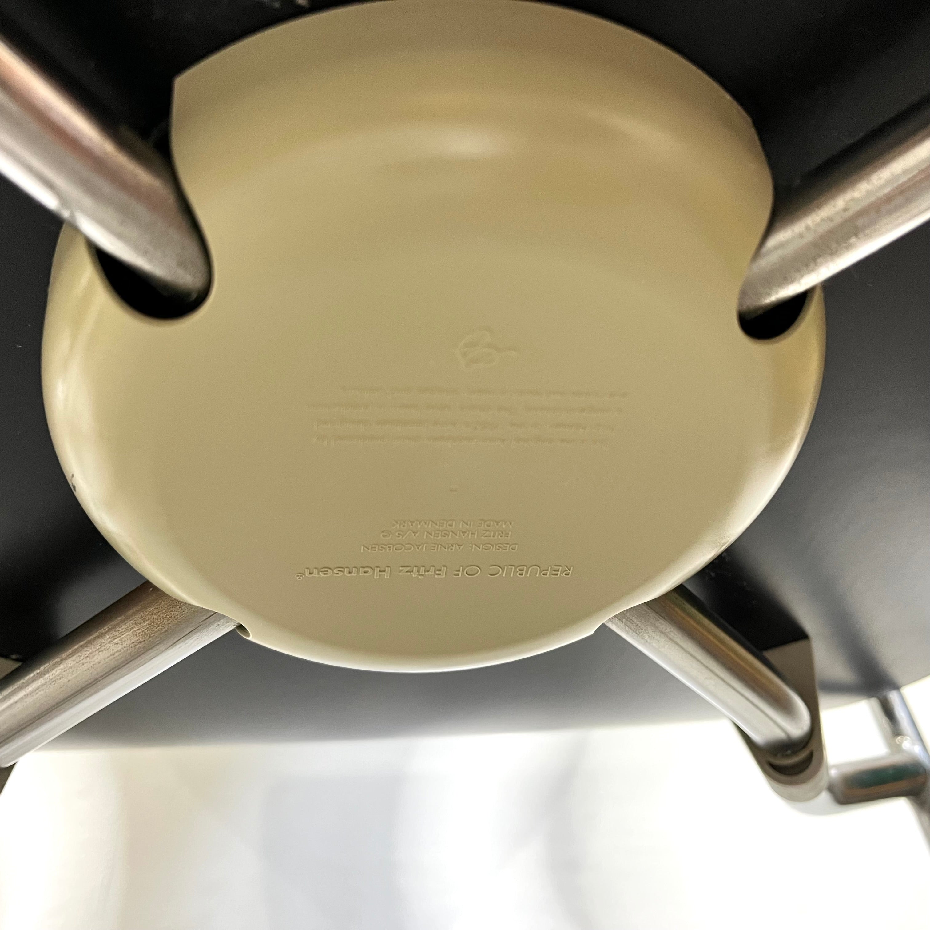 フリッツ・ハンセン / FRITZ HANSEN リリーチェア / LILY chair アーム付 アルネ・ヤコブセン 北欧
