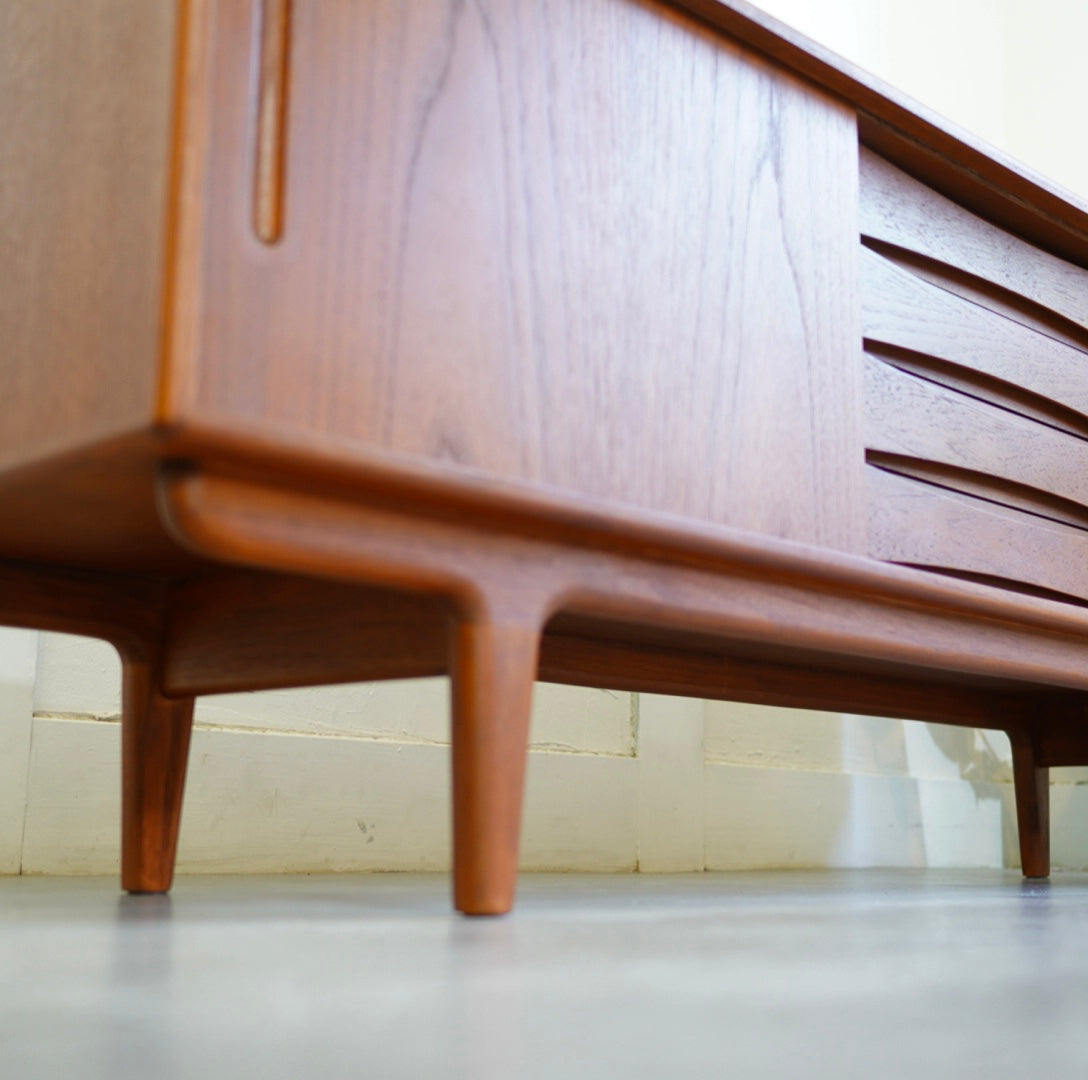 クロッケン / Klloken テレビボード02 北欧ヴィンテージスタイル チーク