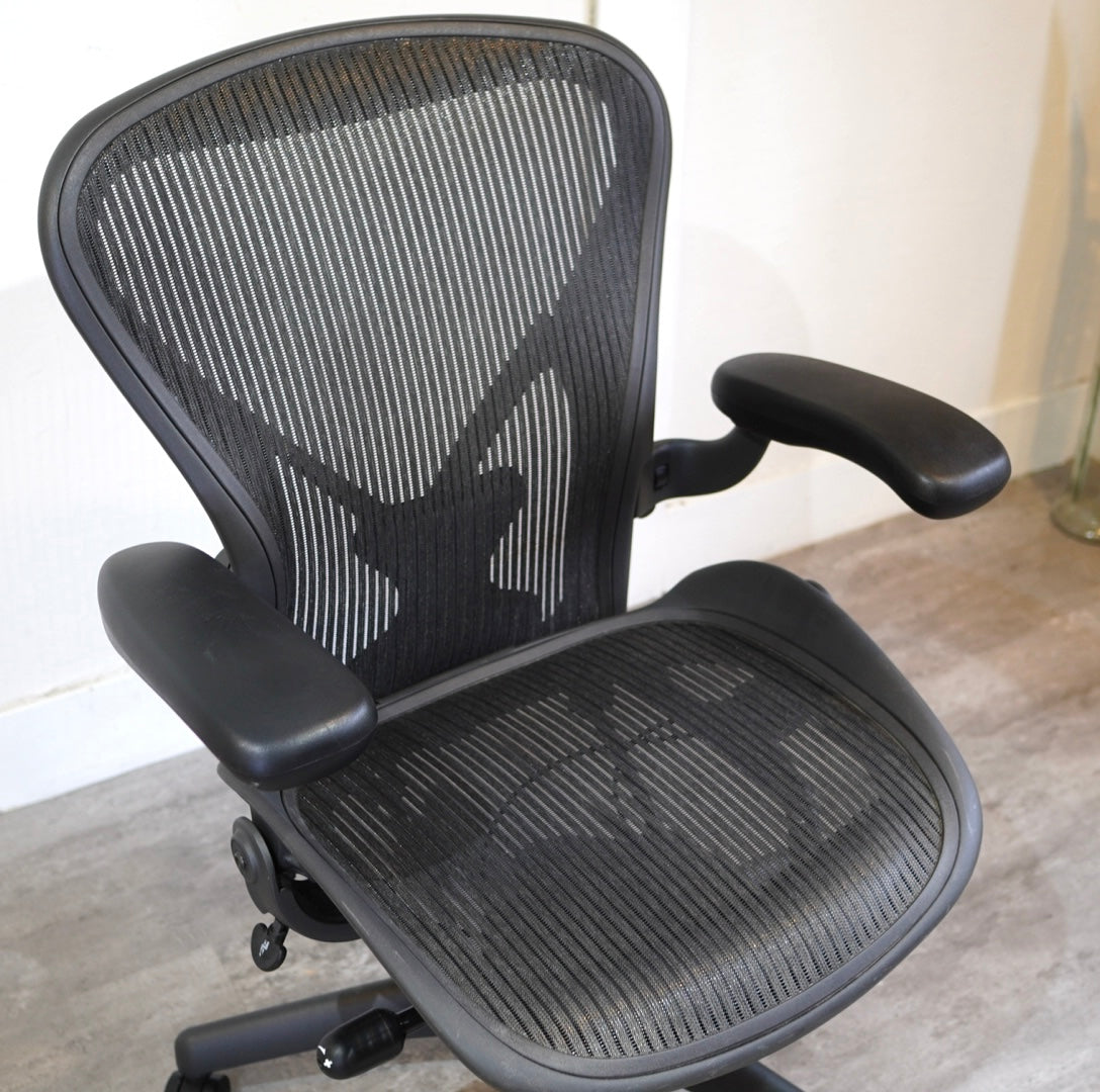 ハーマンミラー / HermanMiller アーロンチェア / Aeron Chairs クラシック Bサイズ 【1】
