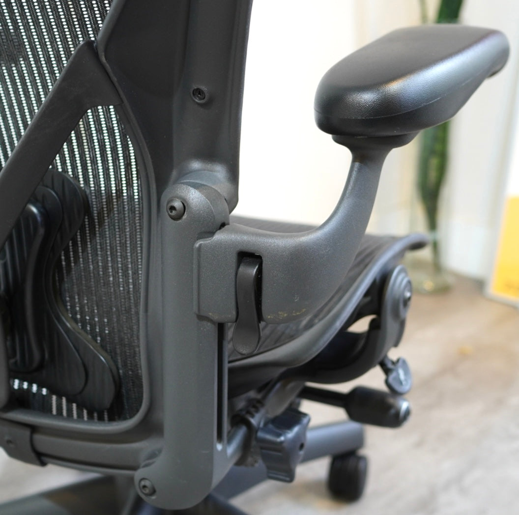 ハーマンミラー / HermanMiller アーロンチェア / Aeron Chairs クラシック Bサイズ 【1】