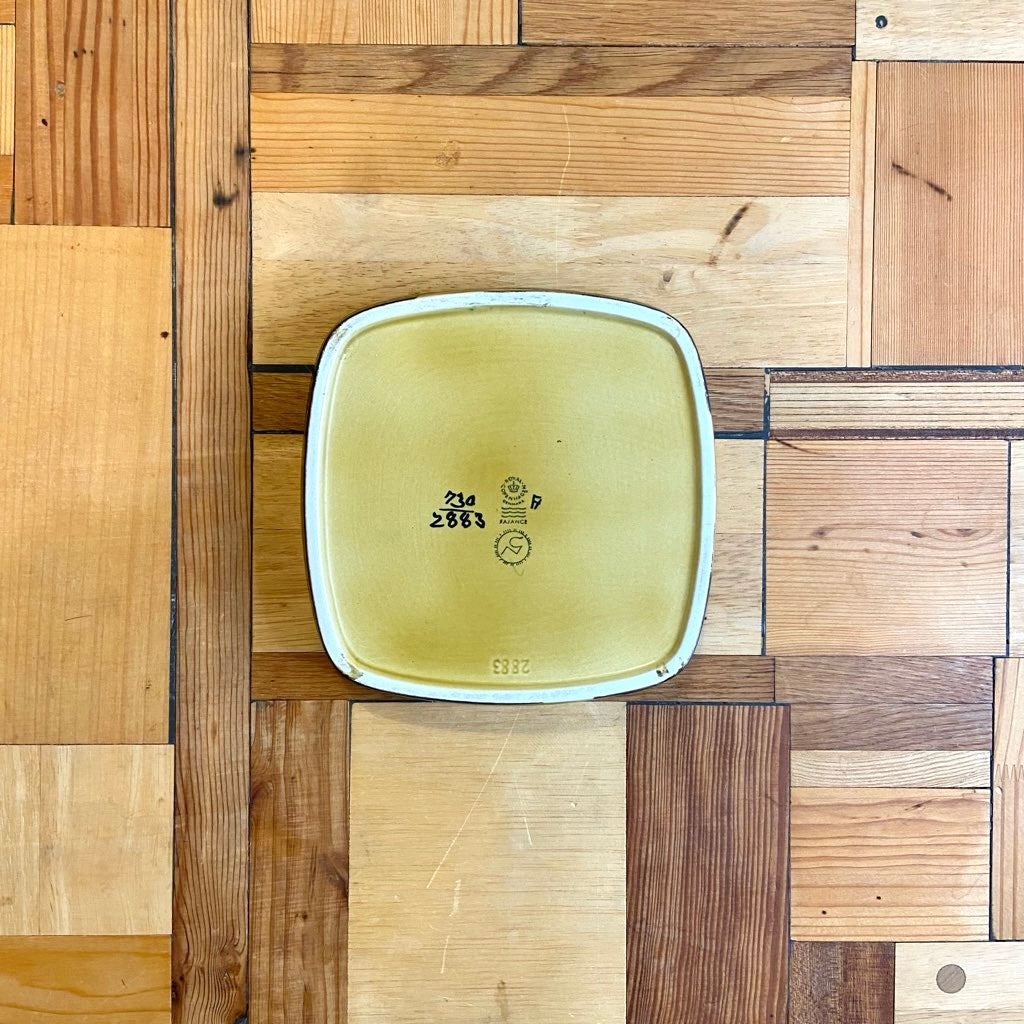 ロイヤルコペンハーゲン / Royal Copenhagen バッカ / BACA 角皿 黒と黄色