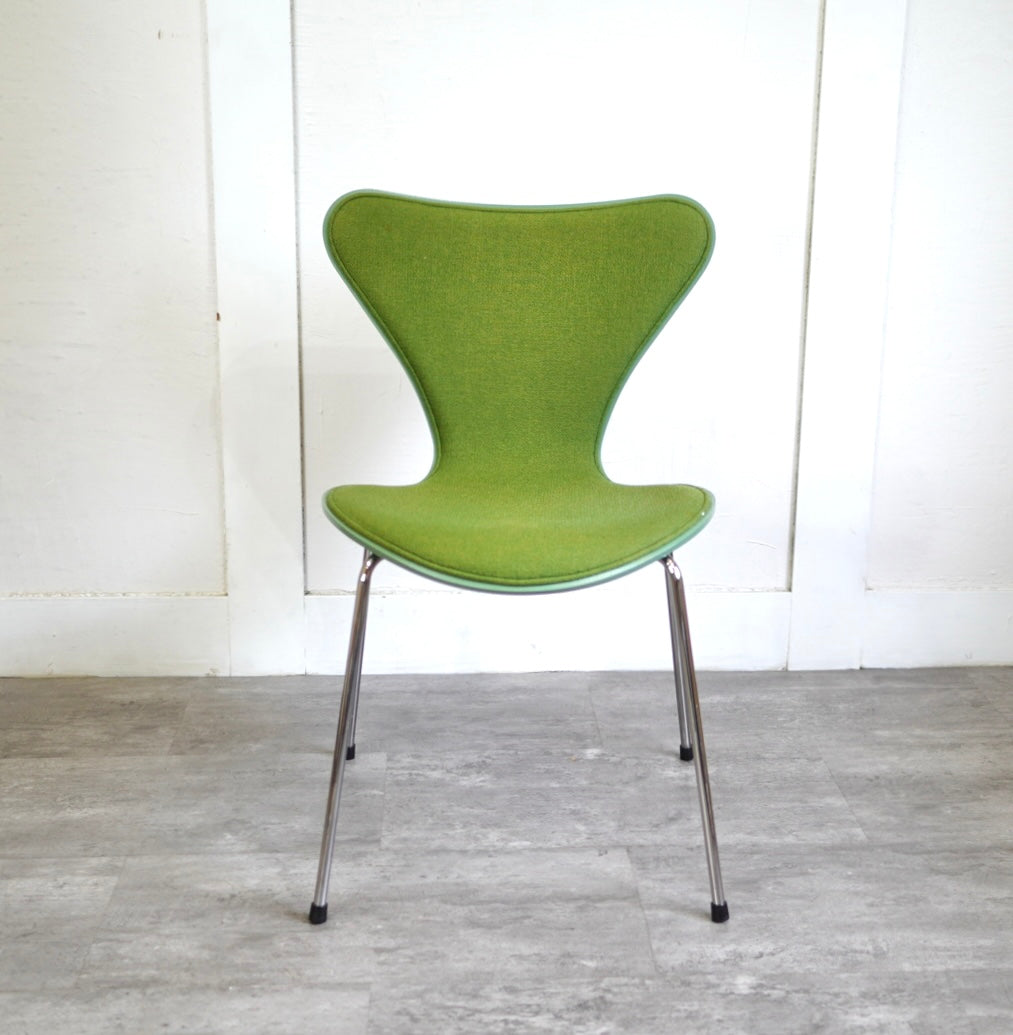 フリッツ・ハンセン / FRITZ HANSEN セブンチェア アルネ・ヤコブセン フロントパディング