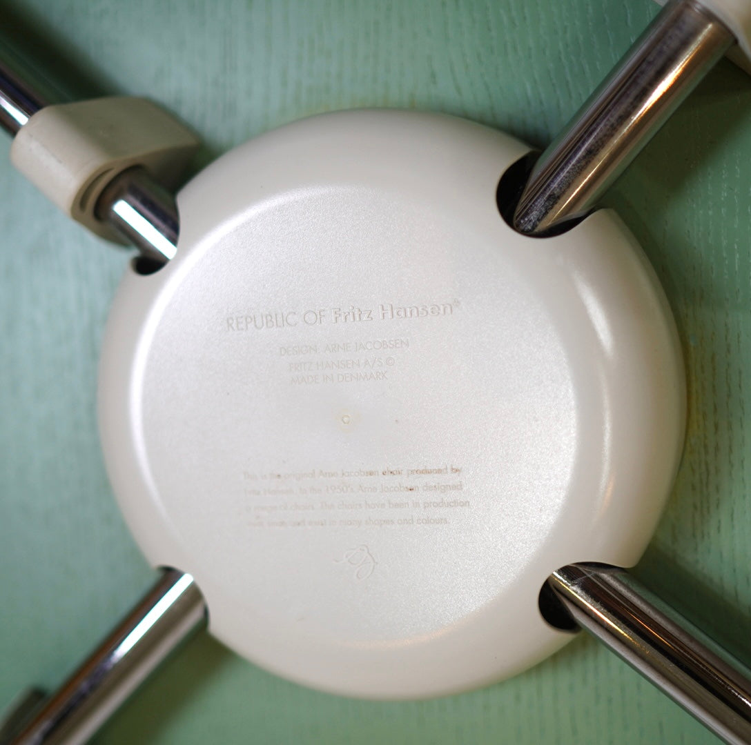 フリッツ・ハンセン / FRITZ HANSEN セブンチェア アルネ・ヤコブセン フロントパディング