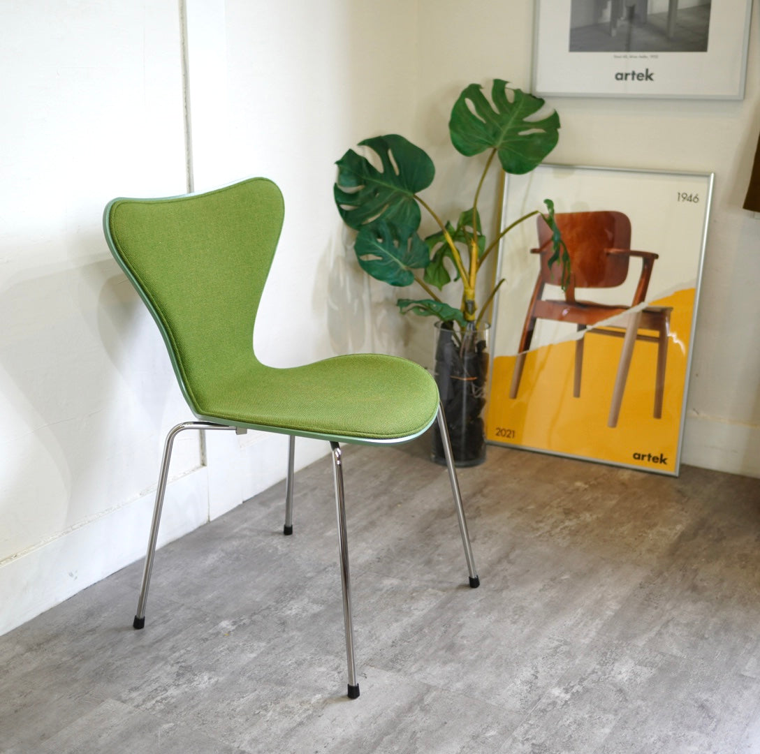 フリッツ・ハンセン / FRITZ HANSEN セブンチェア アルネ・ヤコブセン フロントパディング