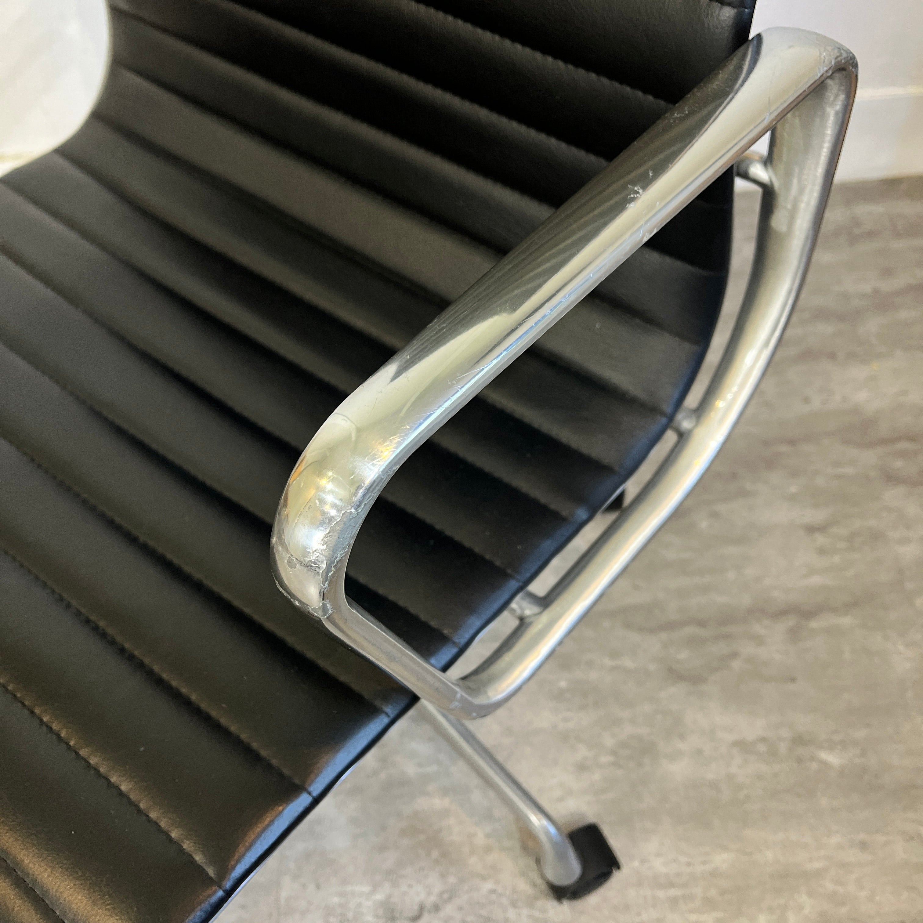 ハーマンミラー / Herman miller アルミナムグループ エグゼクティブチェア チャールズ&レイ・イームズ