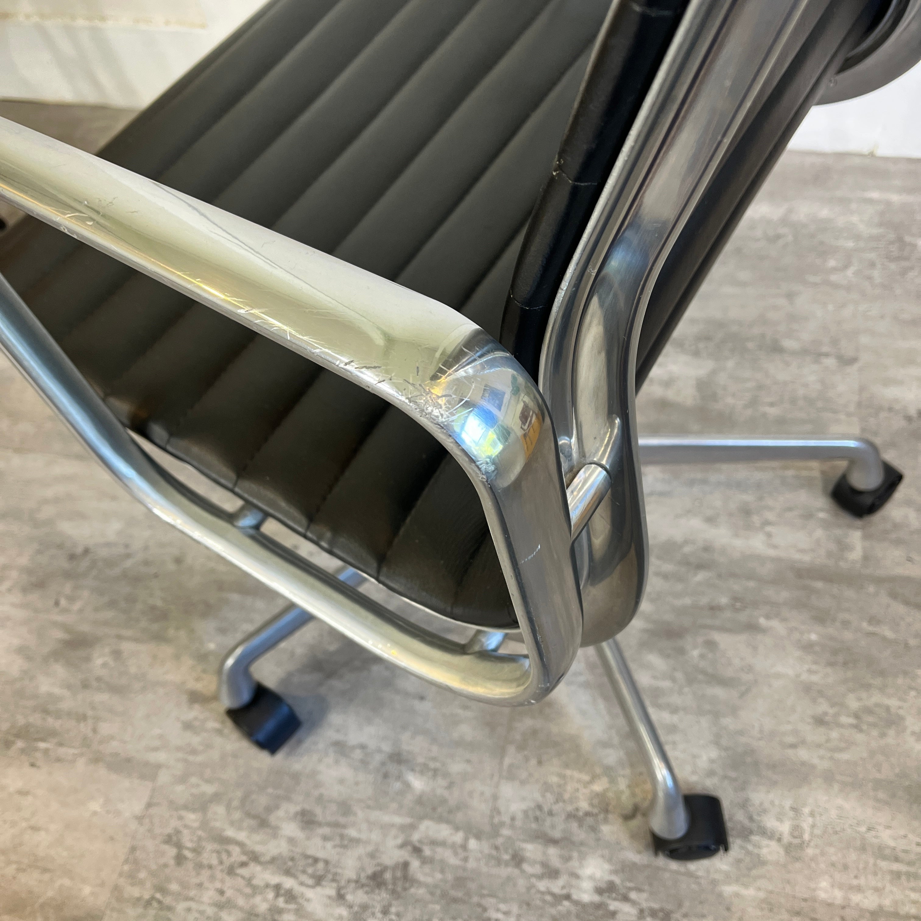 ハーマンミラー / Herman miller アルミナムグループ エグゼクティブチェア チャールズ&レイ・イームズ