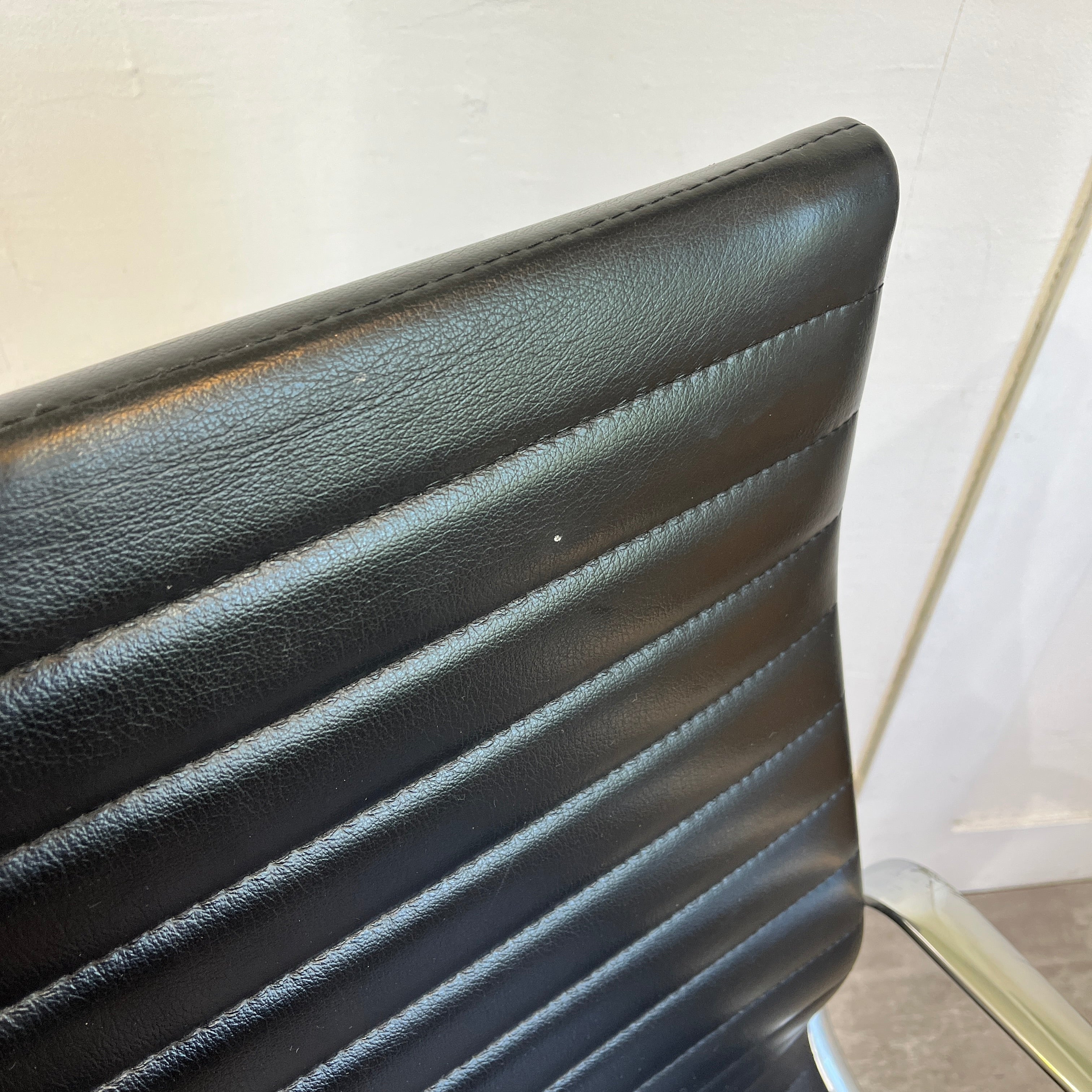 ハーマンミラー / Herman miller アルミナムグループ エグゼクティブチェア チャールズ&レイ・イームズ