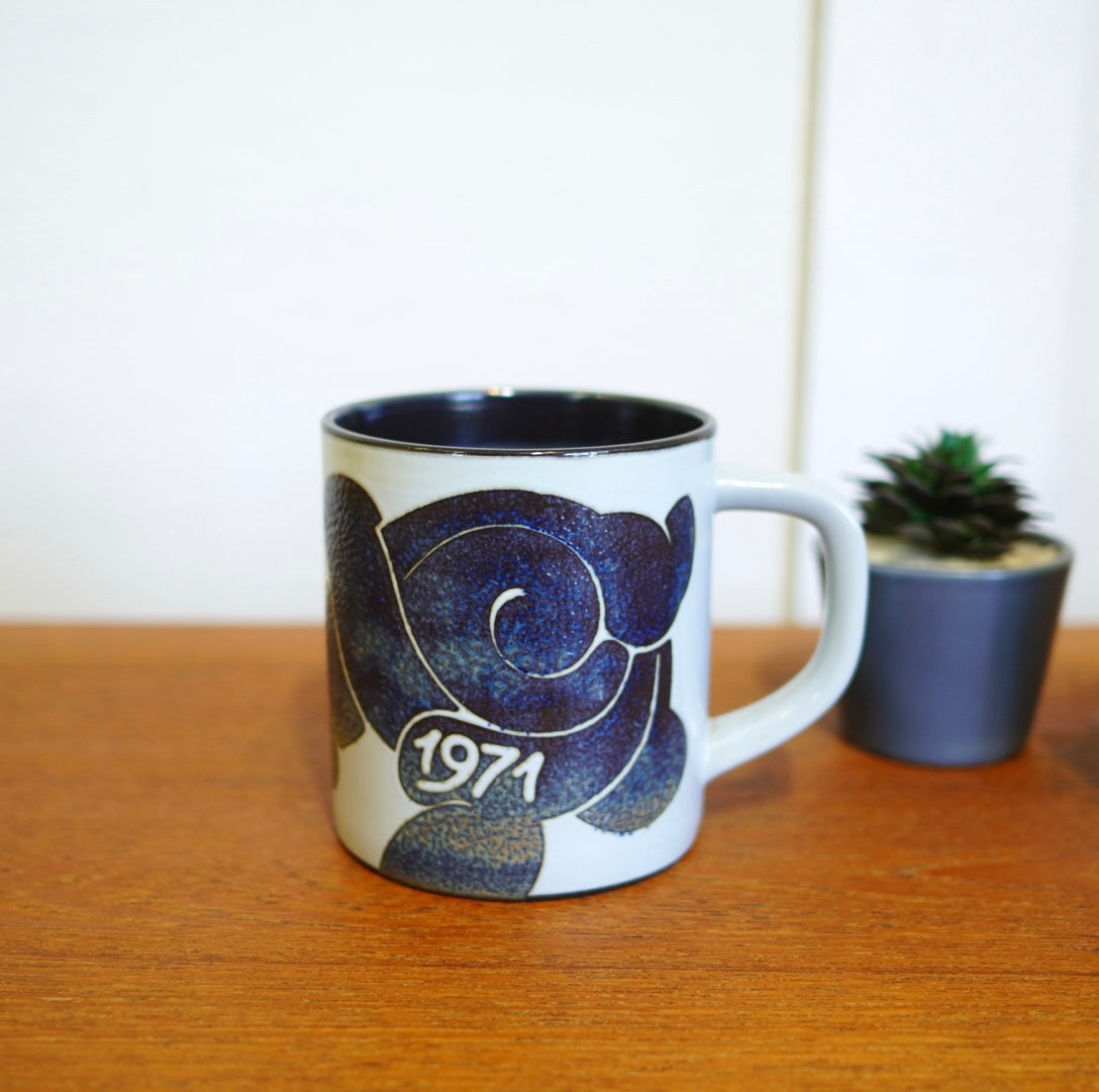 1971   ロイヤルコペンハーゲン マグカップ ロイヤルコペンハーゲン / ROYAL COPENHAGEN 1971年 イヤーマグ / Year