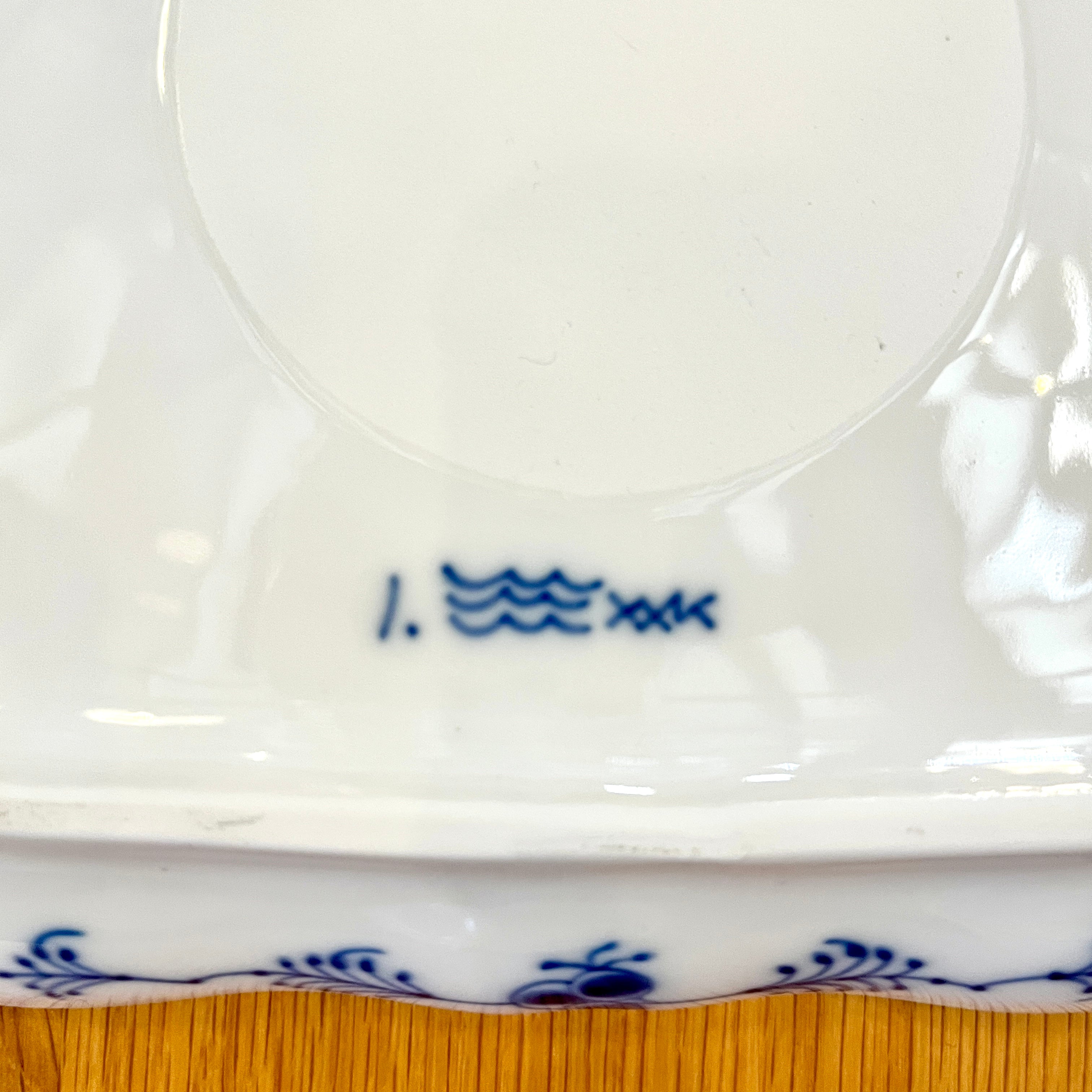 ロイヤルコペンハーゲン / Royal Copenhagen ブルーフルーテッド ハーフレース トライアングルプレート