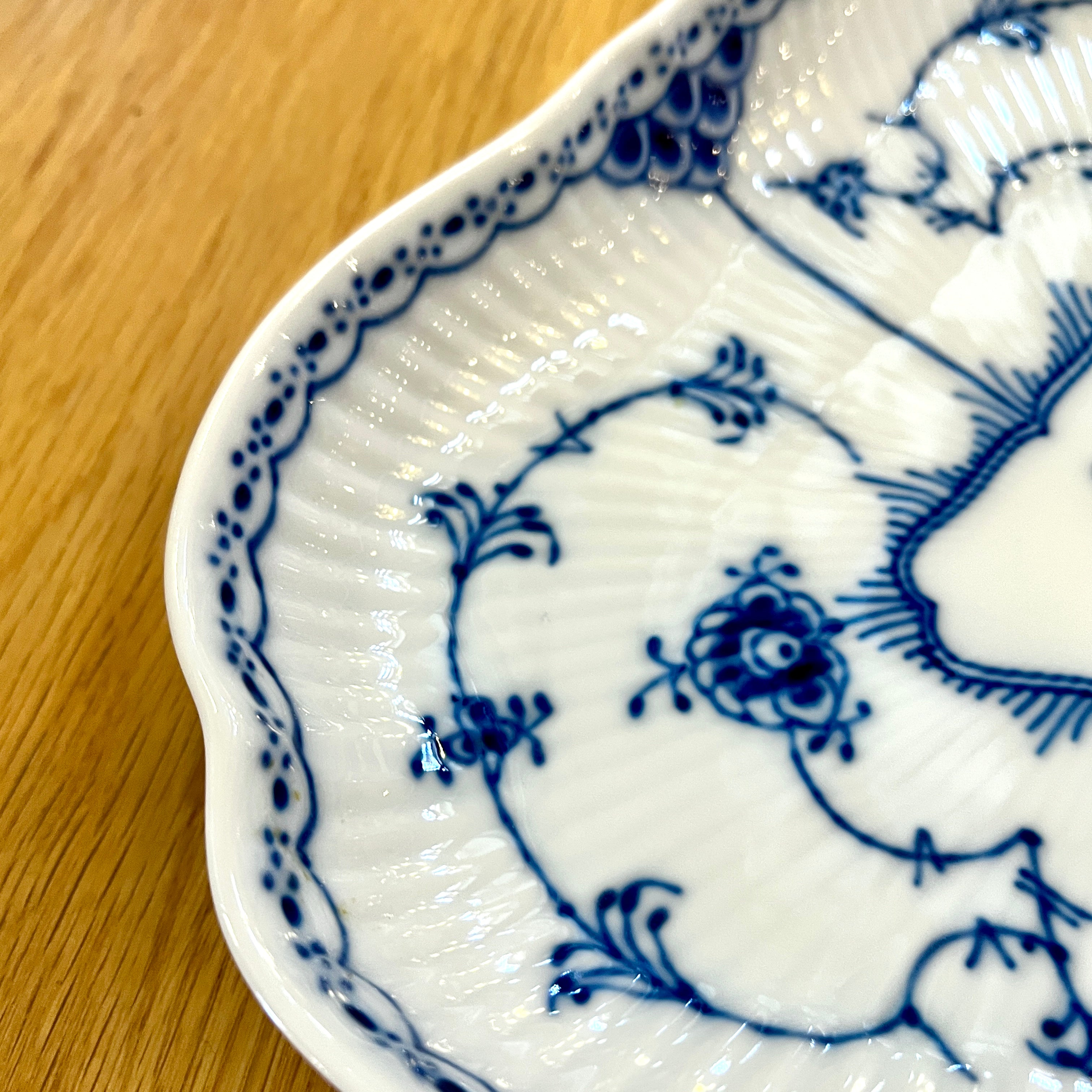 ロイヤルコペンハーゲン / Royal Copenhagen ブルーフルーテッド ハーフレース トライアングルプレート