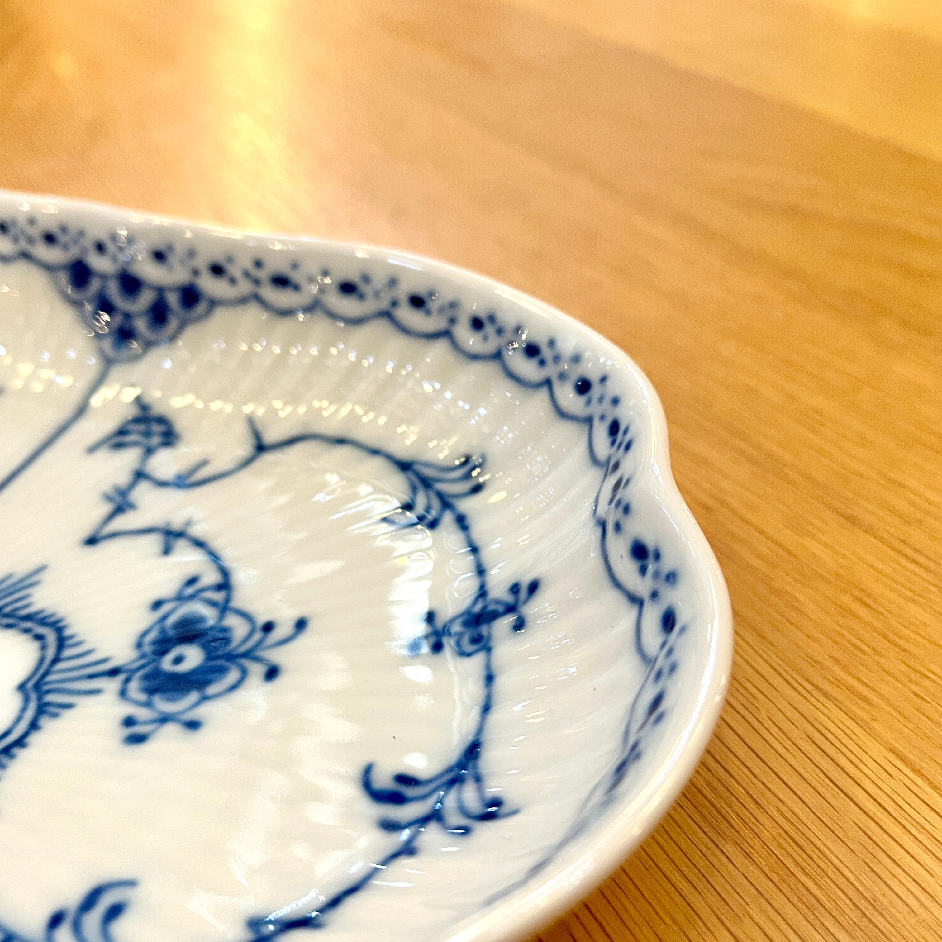 ロイヤルコペンハーゲン / Royal Copenhagen ブルーフルーテッド ハーフレース トライアングルプレート
