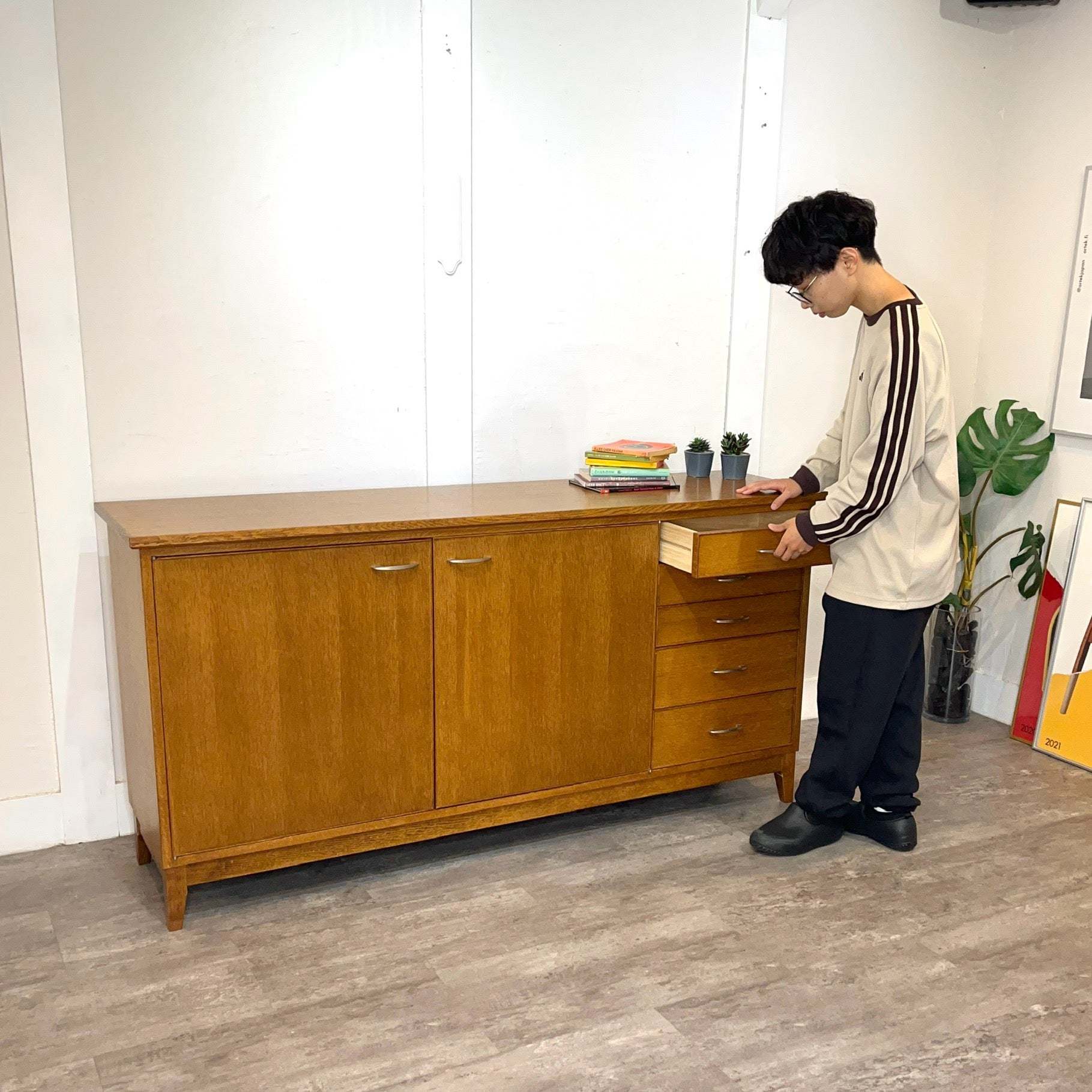 オーク材サイドボード キャビネット 引出し付き