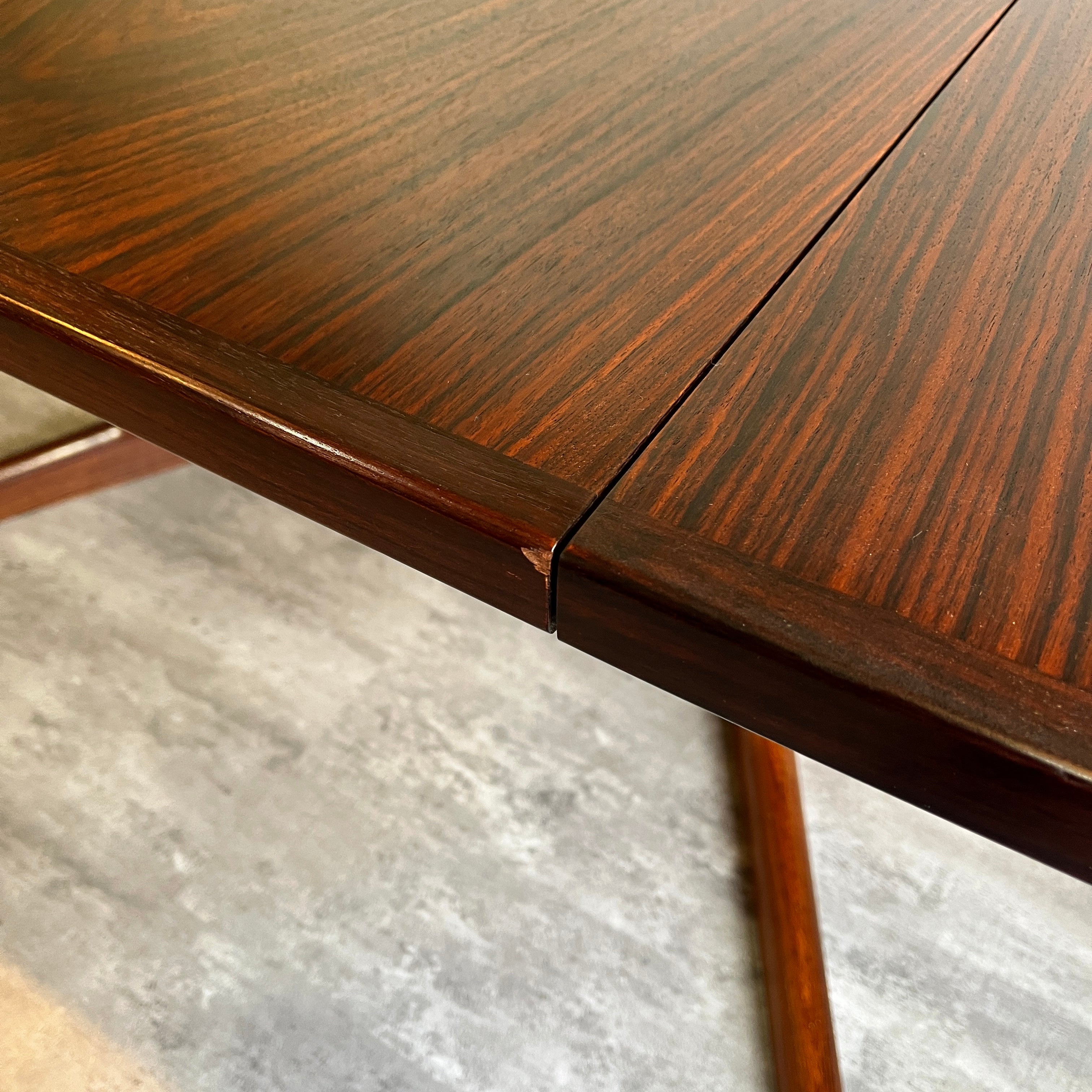 グドメ / GUDME Mobelfabrik 伸長式 ダイニングテーブル ローズウッド デンマーク 北欧