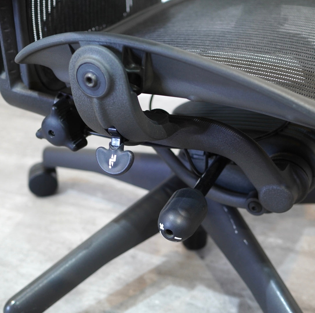 ハーマンミラー / HermanMiller アーロンチェア / Aeron Chairs クラシック Bサイズ 【2】