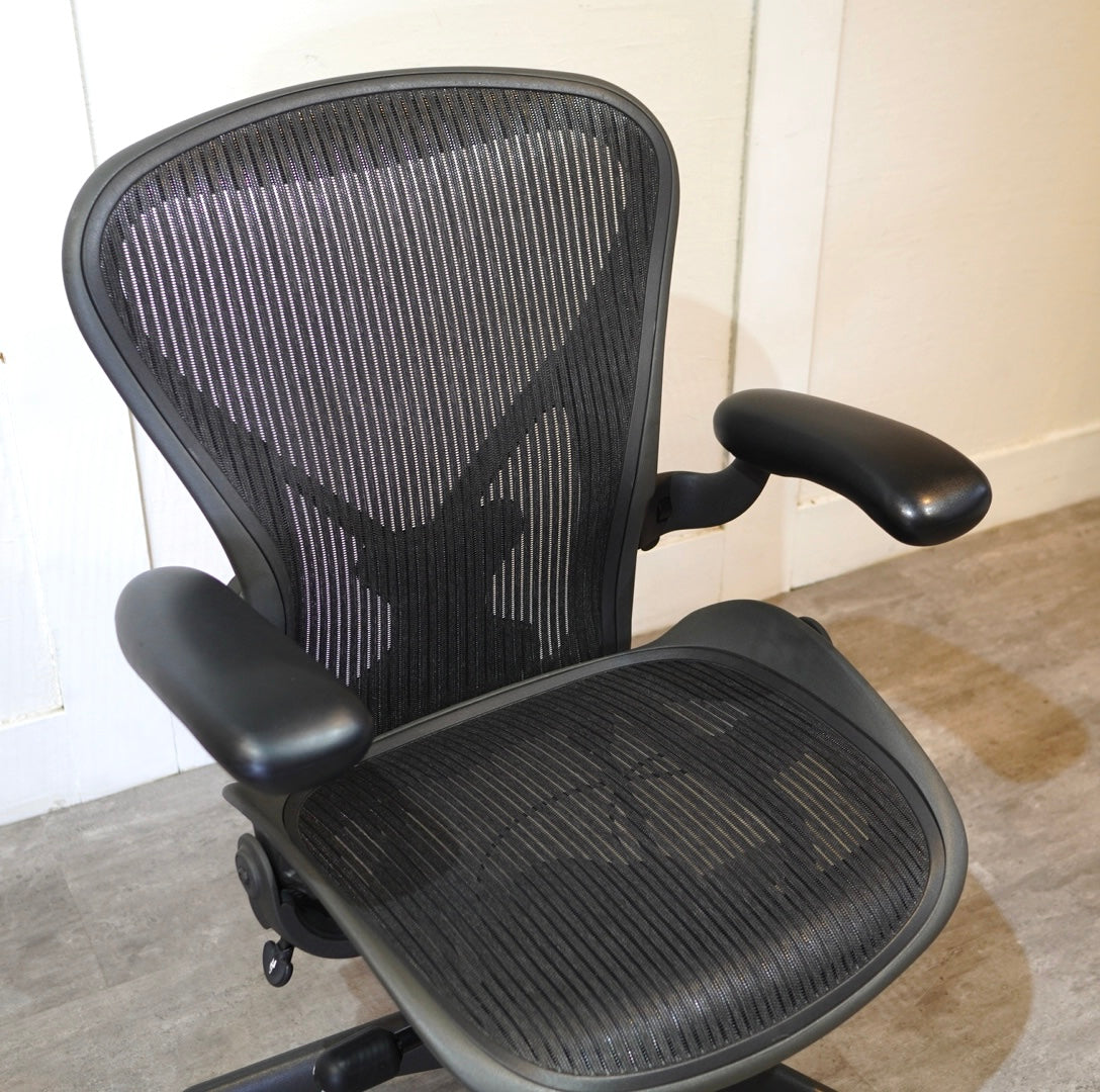 ハーマンミラー / HermanMiller アーロンチェア / Aeron Chairs クラシック Bサイズ 【2】