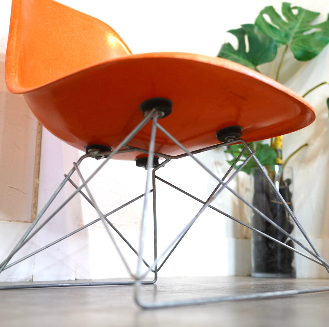 ハーマンミラー / Herman Miller サイドシェルチェア オレンジ キャッツクレイドルベース チャールズ&レイ・イームズ ヴィンテージ