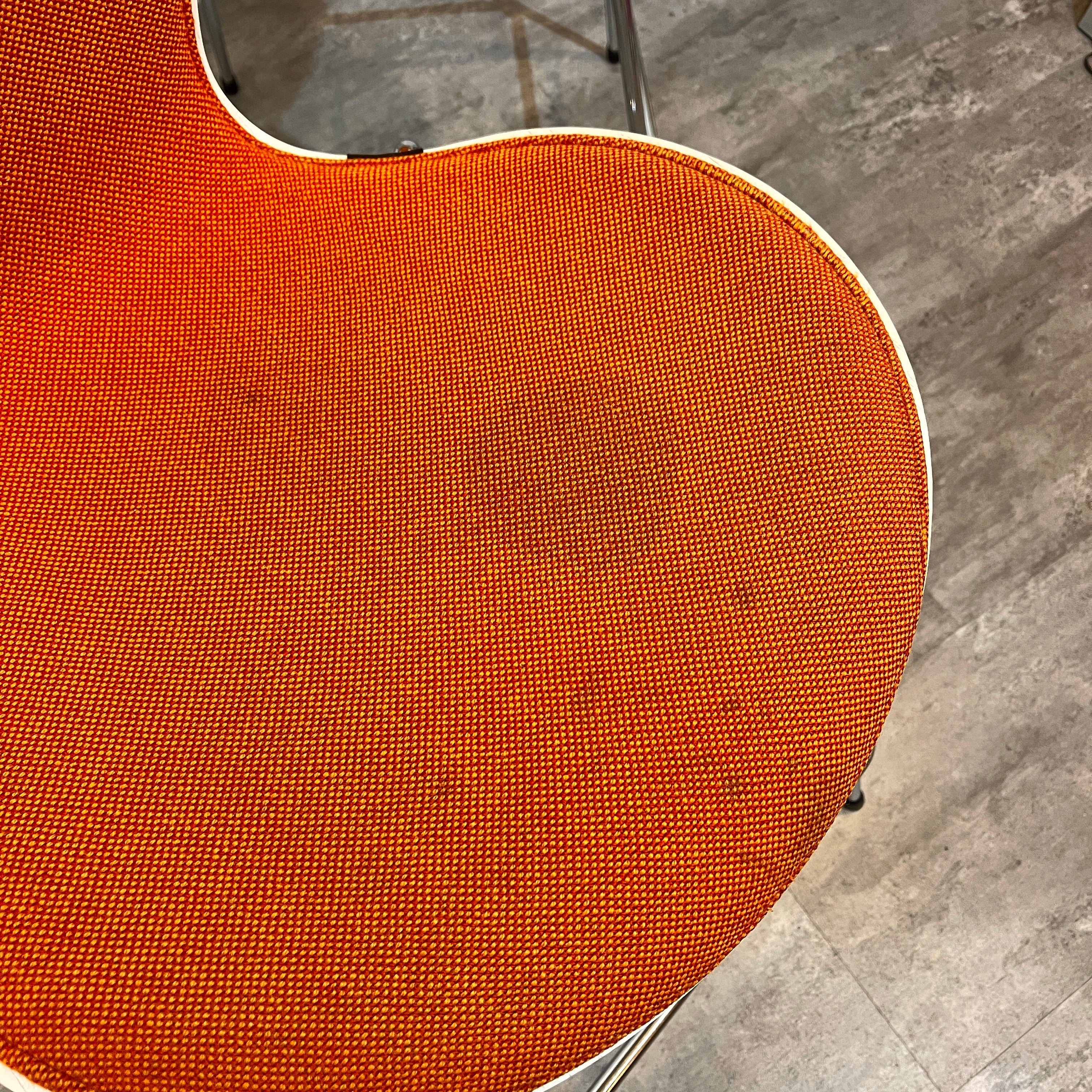 フリッツ・ハンセン / FRITZ HANSEN セブンチェア カウンタースツール アルネ・ヤコブセン フロントパディング オレンジ