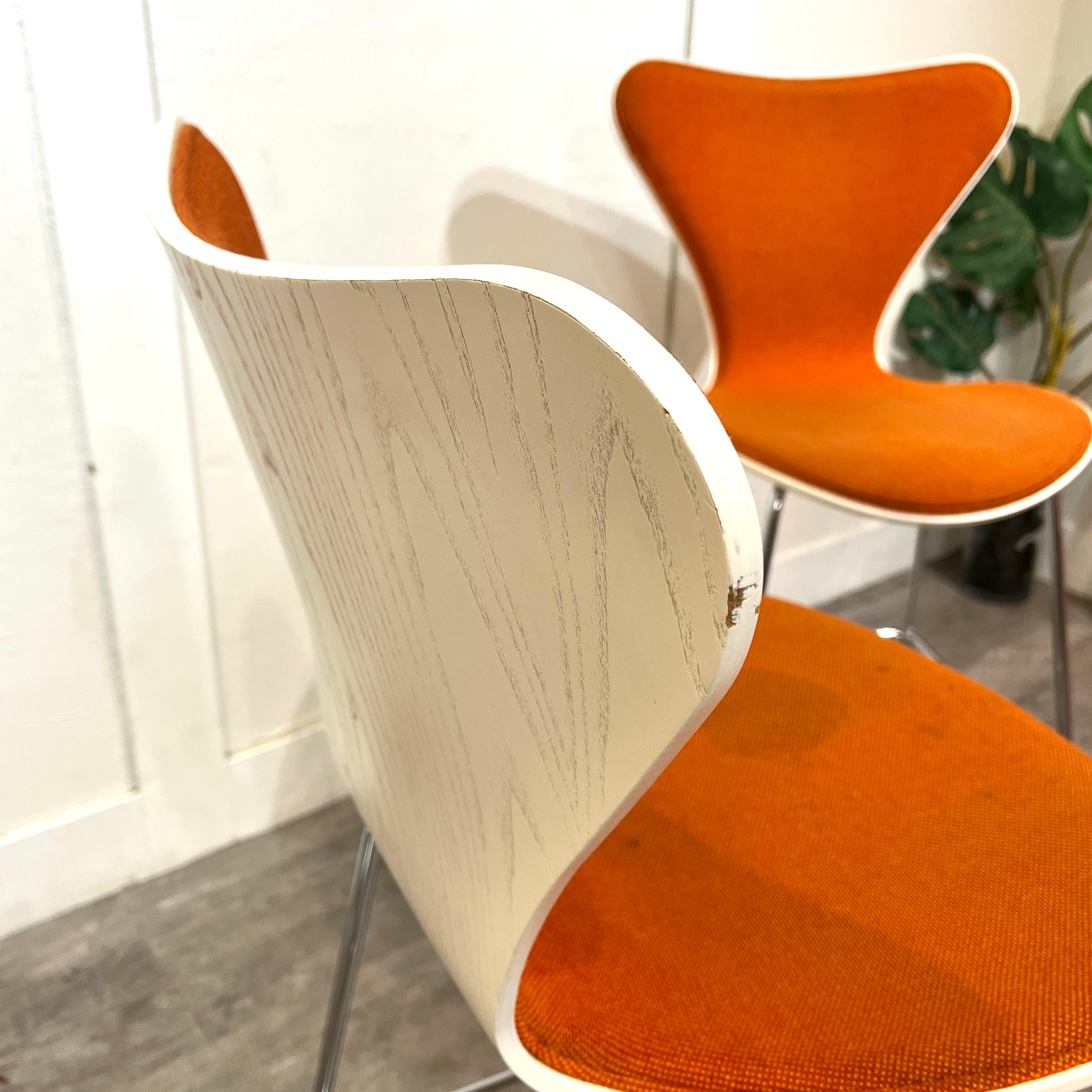 フリッツ・ハンセン / FRITZ HANSEN セブンチェア カウンタースツール アルネ・ヤコブセン フロントパディング オレンジ