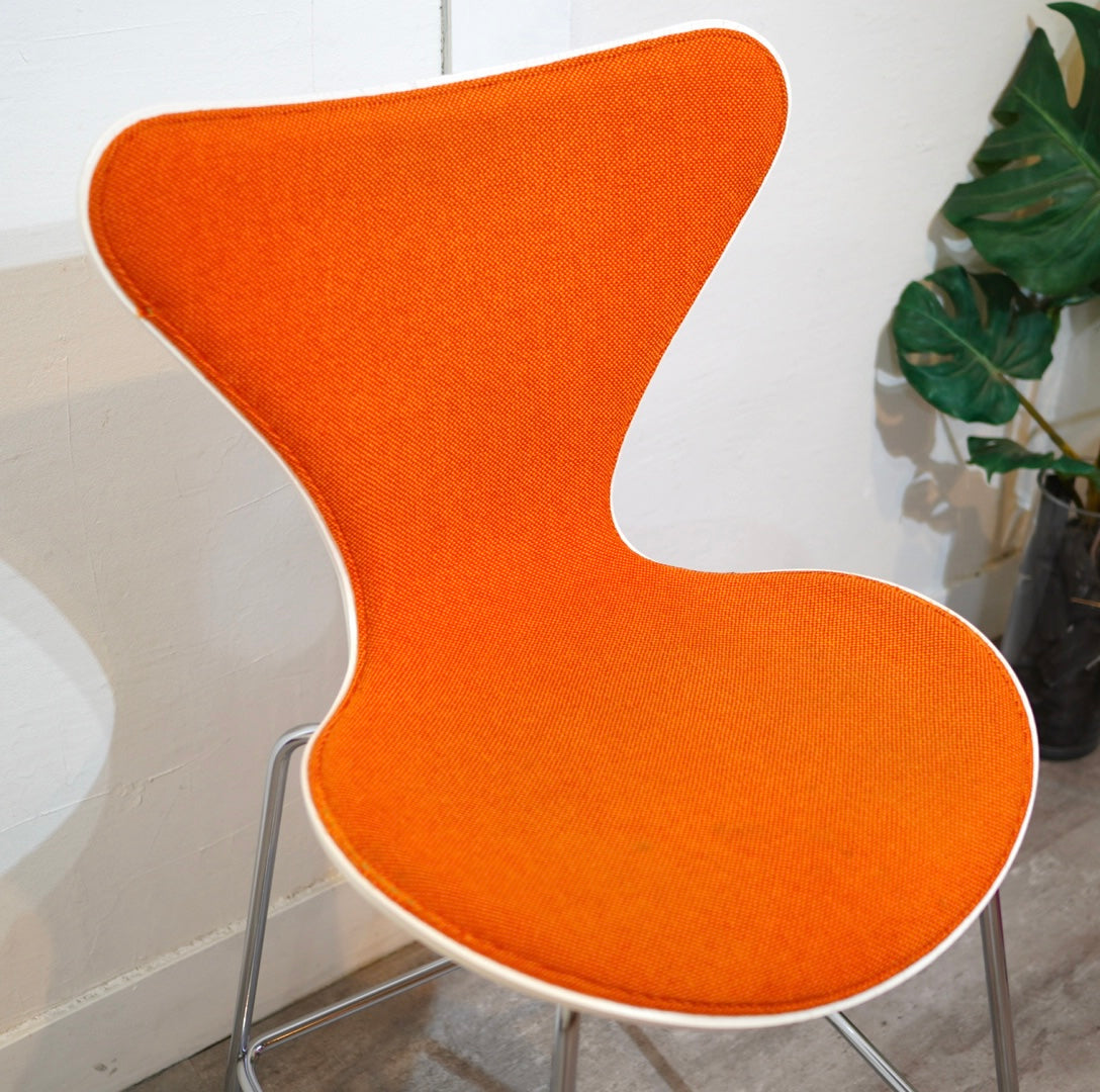 フリッツ・ハンセン / FRITZ HANSEN セブンチェア カウンタースツール アルネ・ヤコブセン フロントパディング オレンジ
