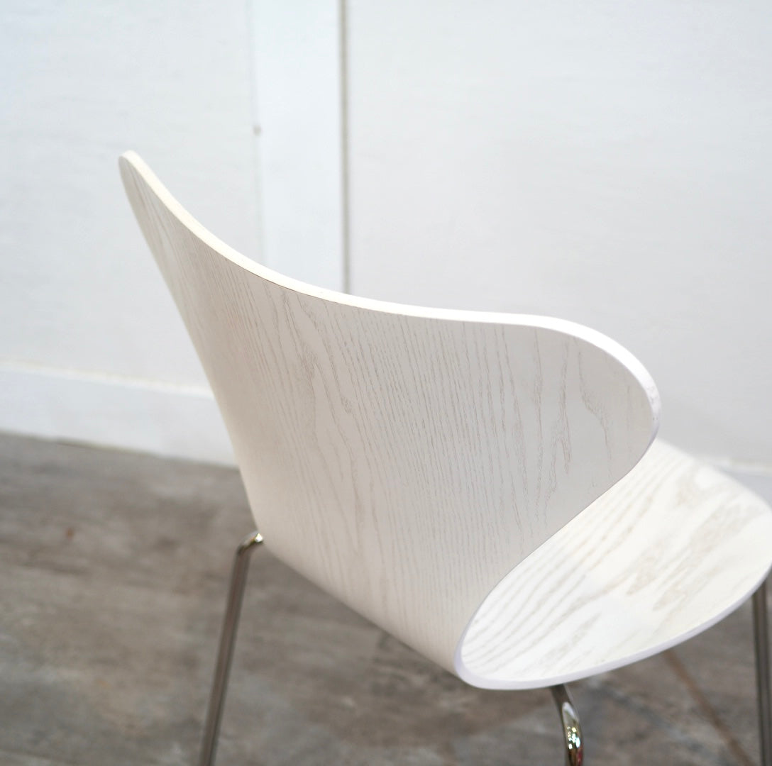 フリッツ・ハンセン / FRITZ HANSEN セブンチェア アルネ・ヤコブセン ホワイト カラードアッシュ