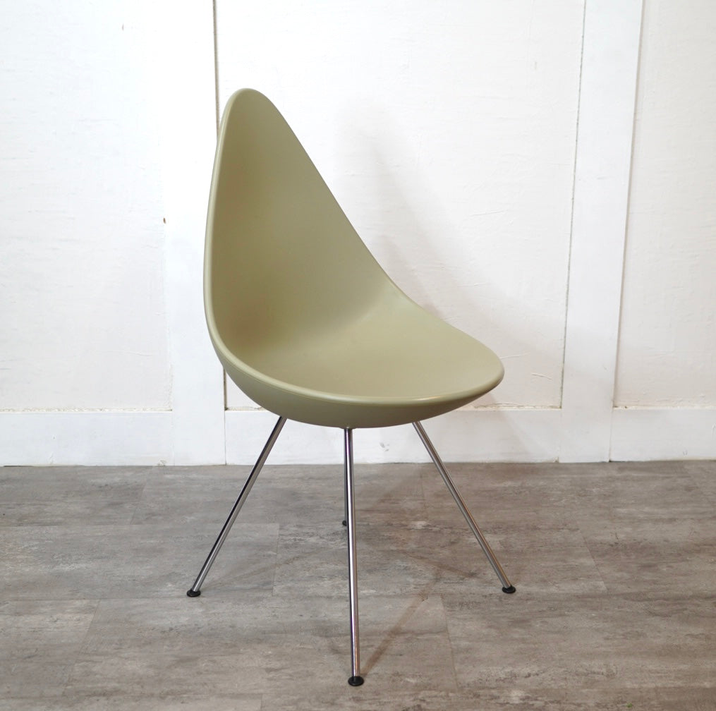 フリッツ・ハンセン / FRITZ HANSEN 3110 ドロップチェア/Drop カーキ 