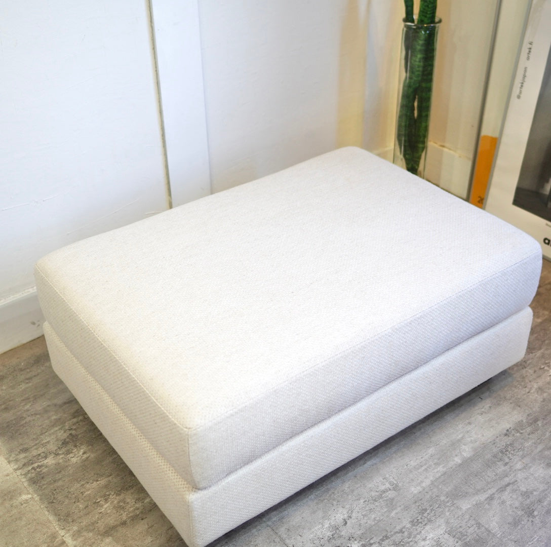 フクラ / HUKLA レガト / REGATO オットマン スツール ホワイト